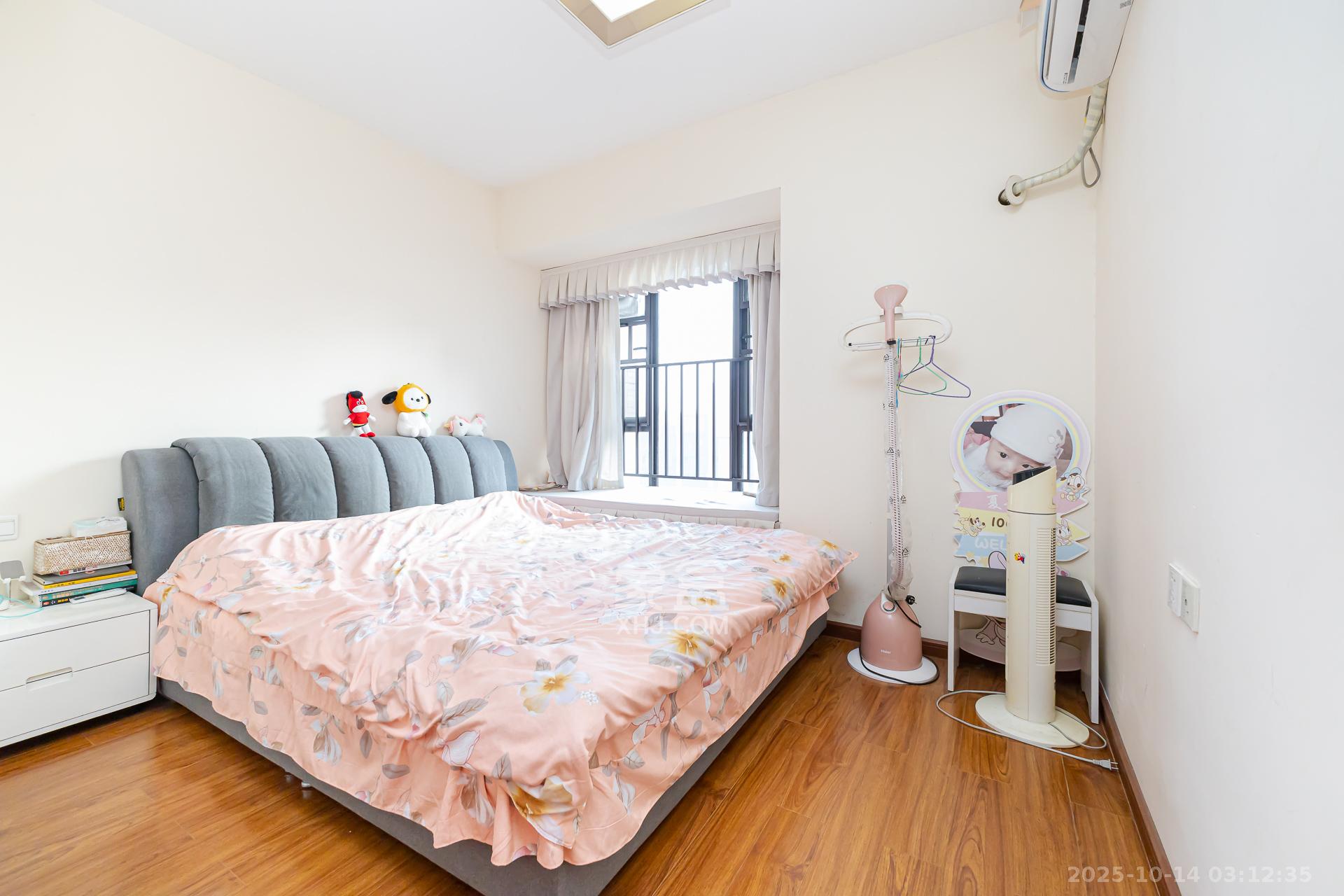 时代倾城二期  3室2厅2卫    68.0万卧室