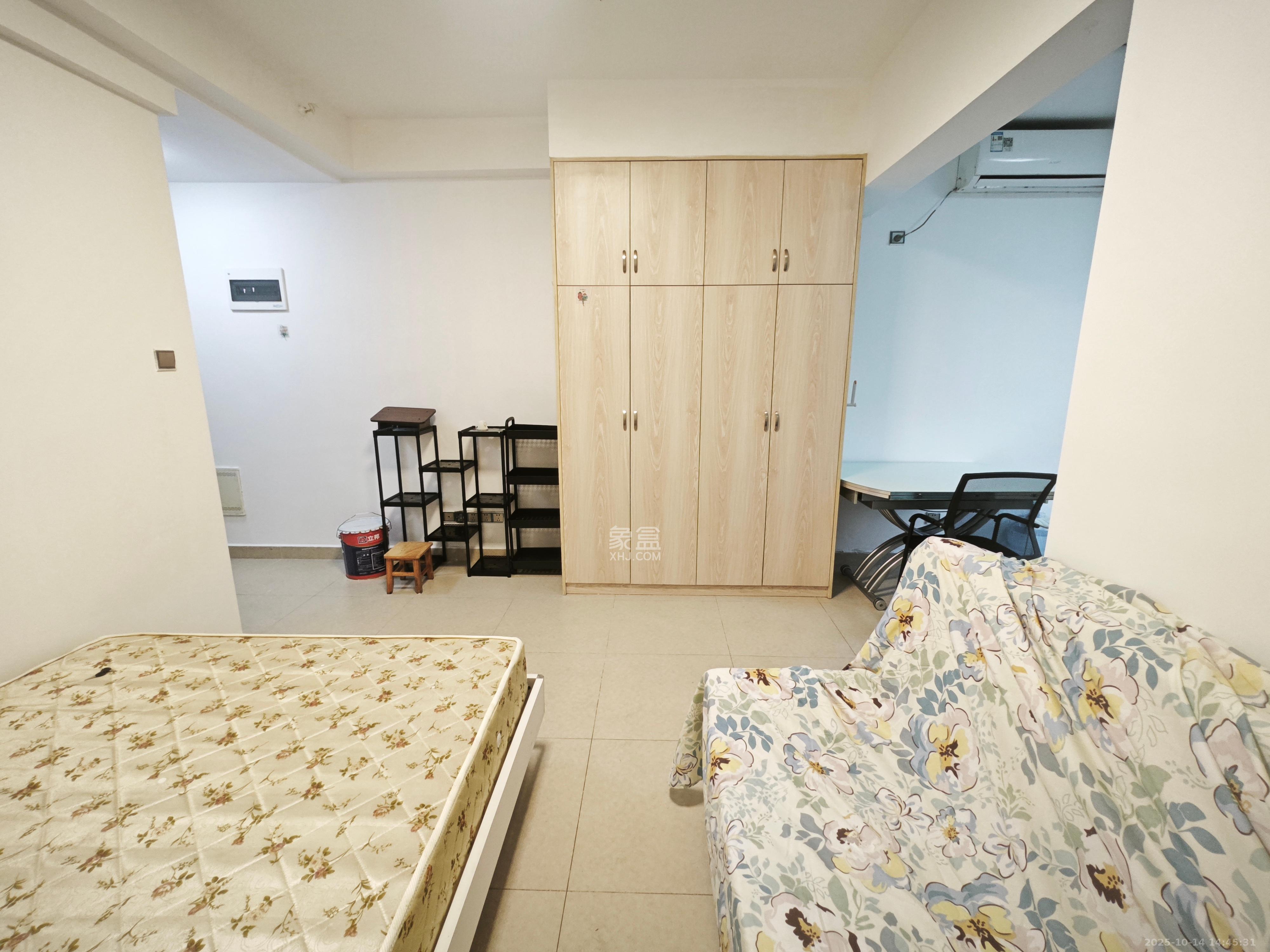 天鸿天府（天鸿中央大院）  1室1厅1卫    1400.0元/月