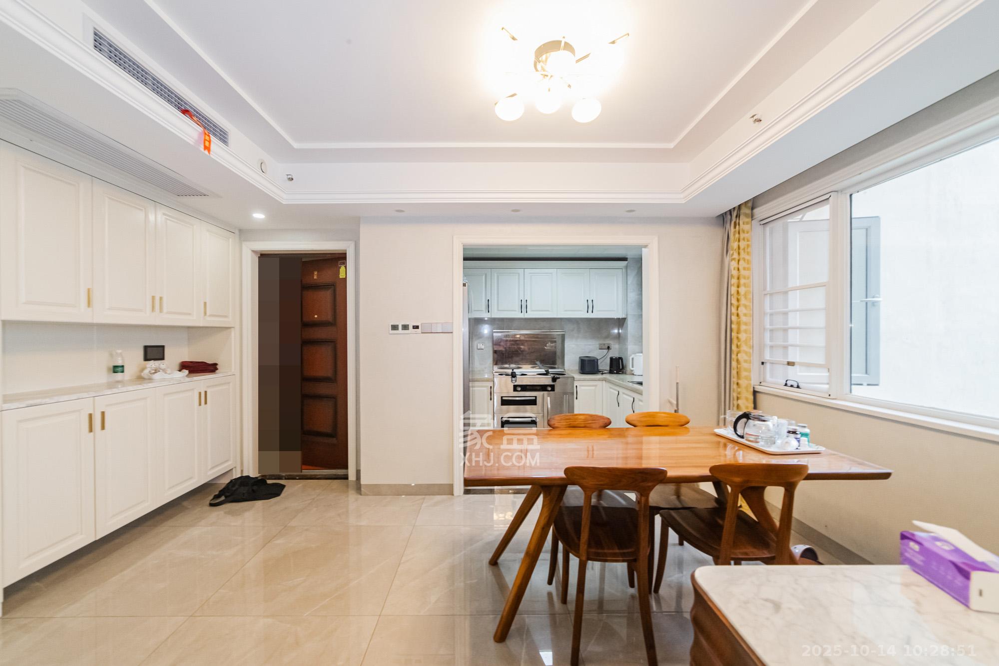 北辰三角洲C2区  3室2厅2卫    268.0万客厅