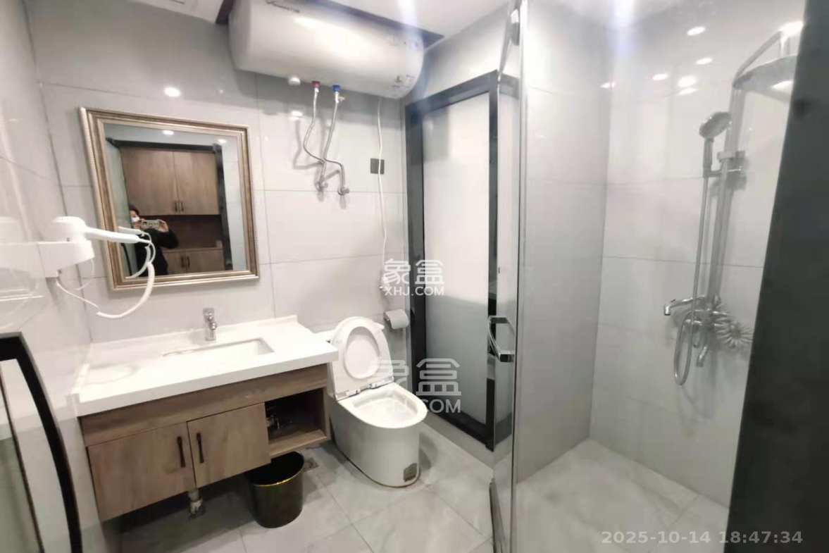 公园9号大都会 1室1厅1卫 2100.0元/月 公园9号大都会 1室1厅1卫 2100.0元/月室内图