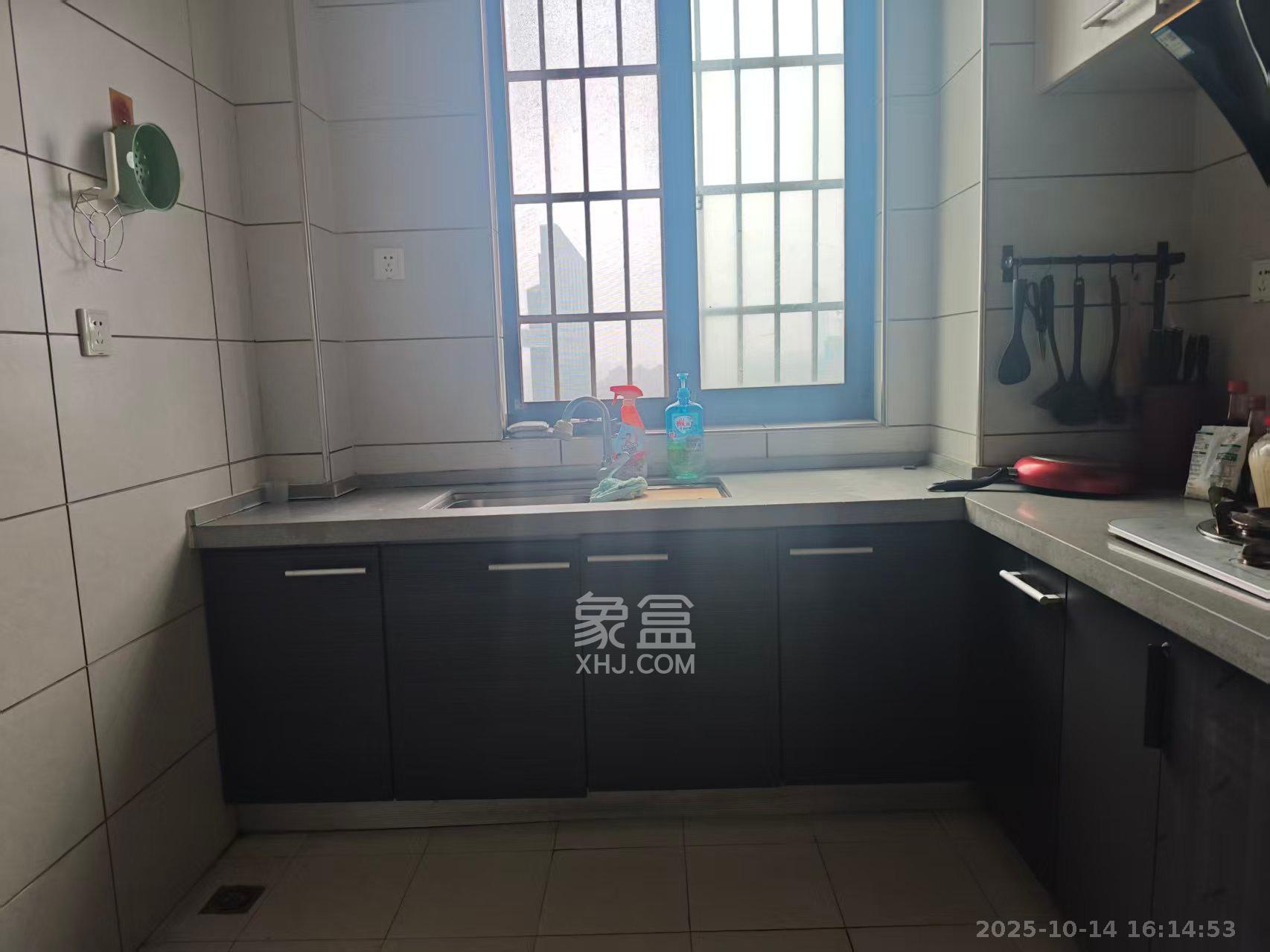 优山美地 3室2厅2卫 2400.0元/月 优山美地 3室2厅2卫 2400.0元/月室内图