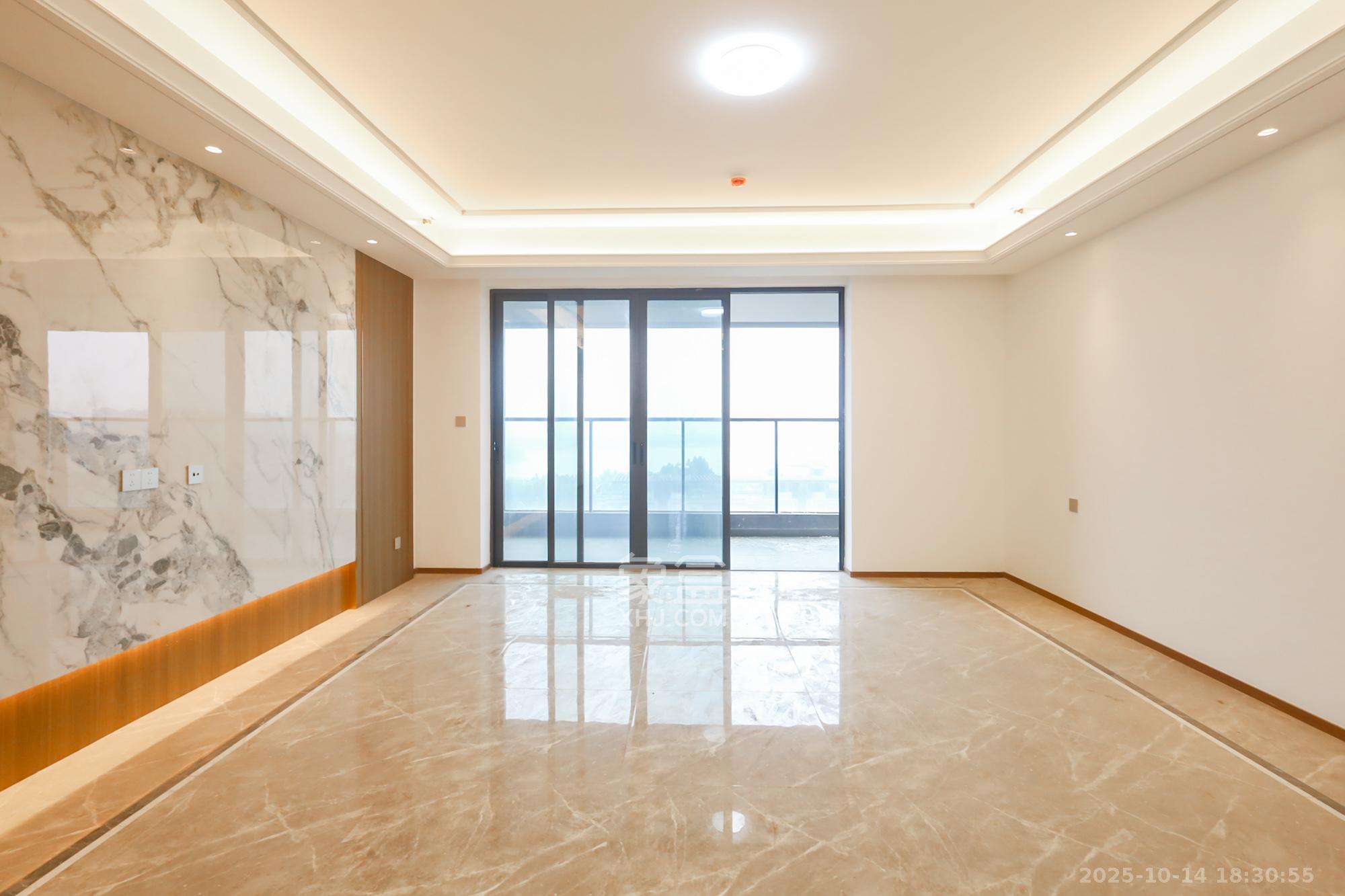 江山印  4室2厅3卫    500.0万 江山印  4室2厅3卫    500.0万客厅