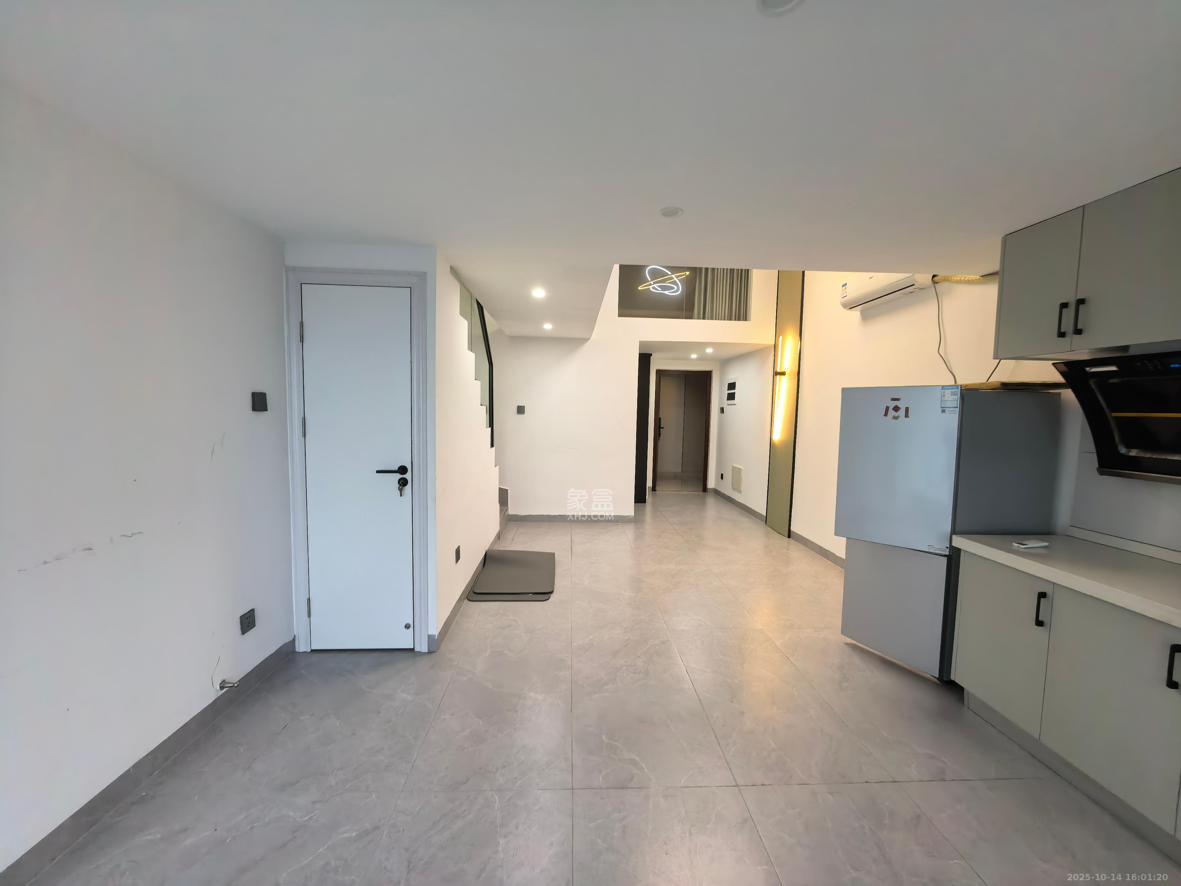 京武浪琴山三期（京武中心）  2室2厅1卫    2600.0元/月室内图