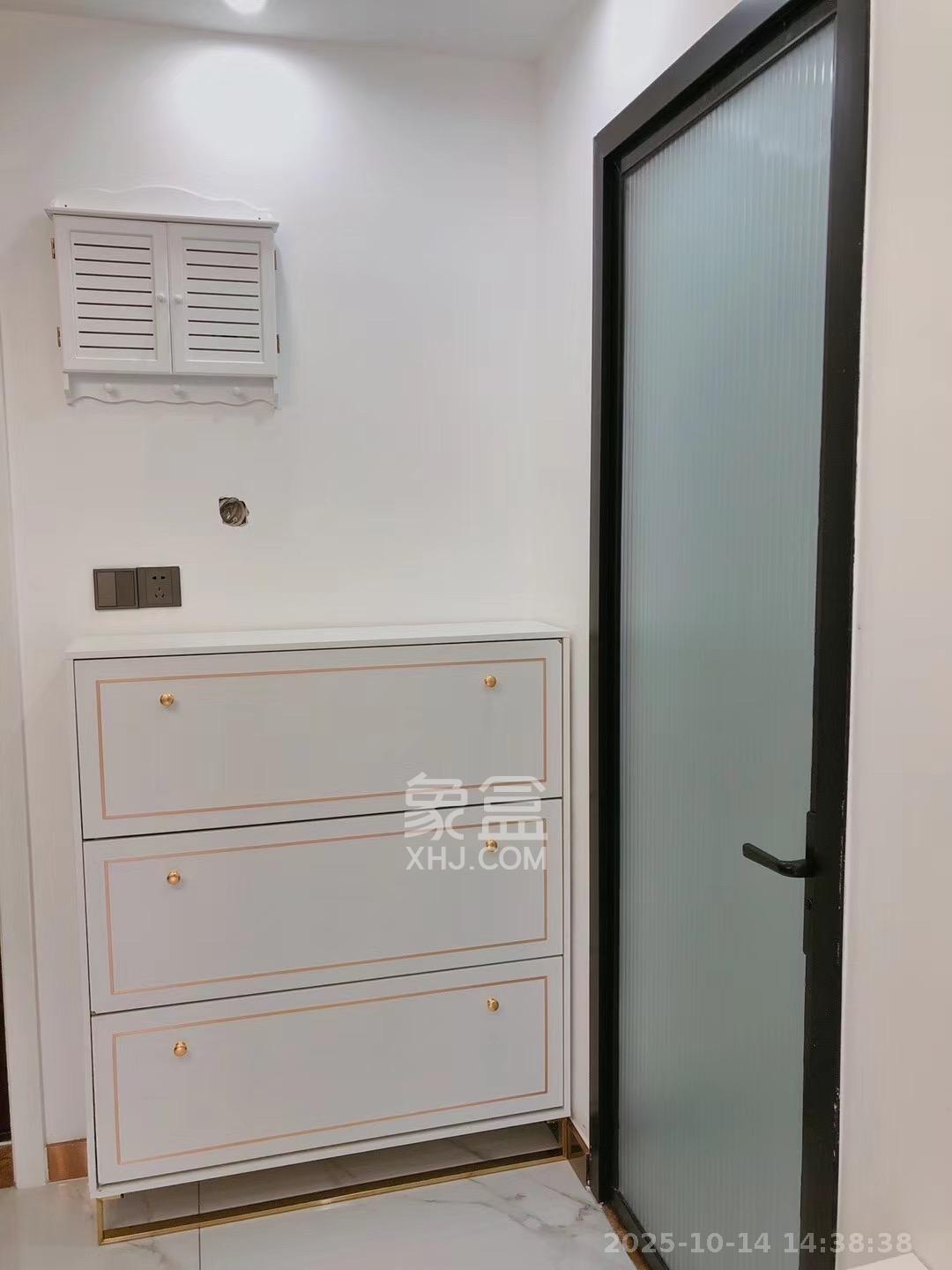 天健城  1室1厅1卫    2200.0元/月 天健城  1室1厅1卫    2200.0元/月室内图