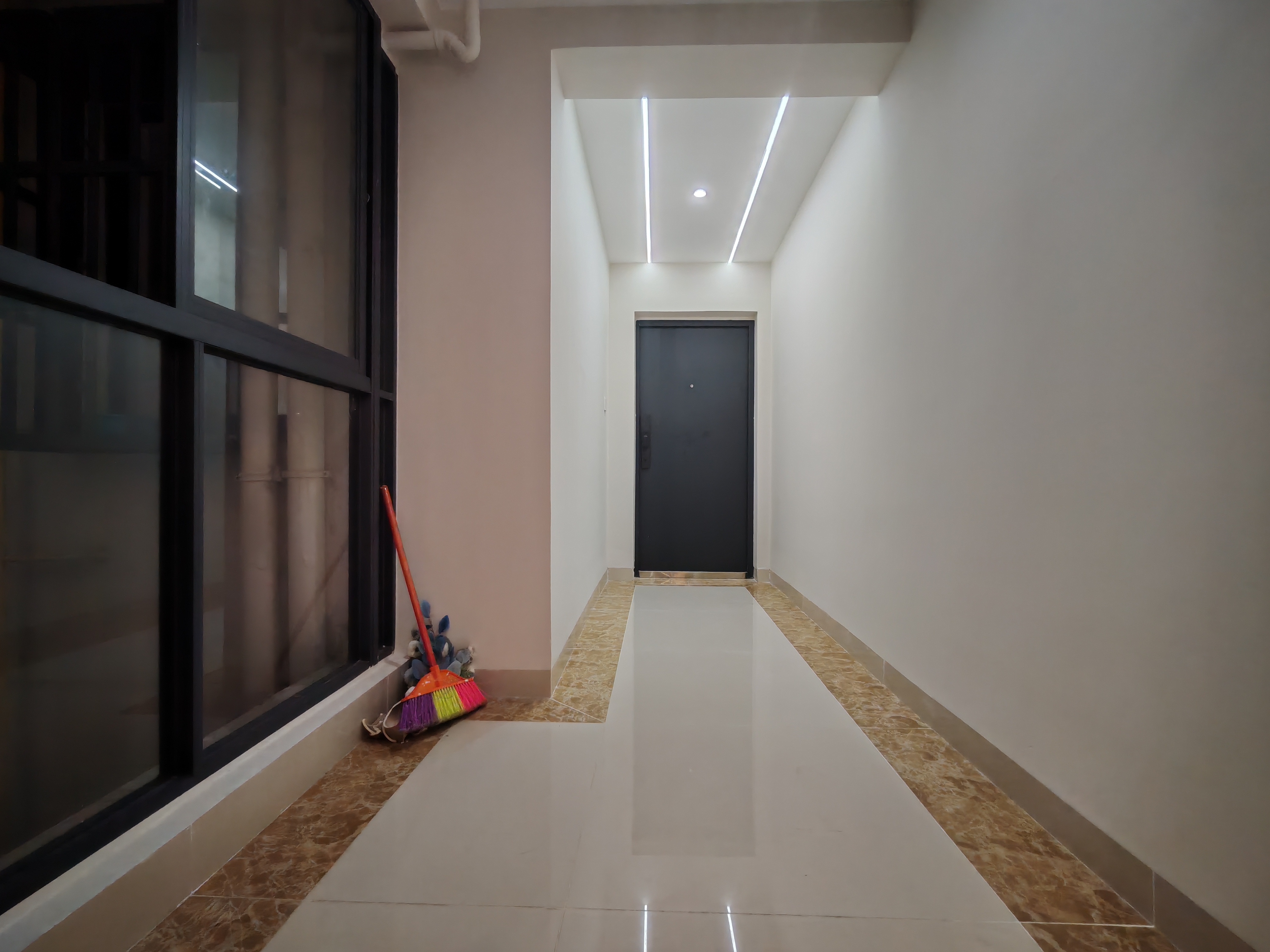 金龙苑  1室0厅0卫    129.0万客厅