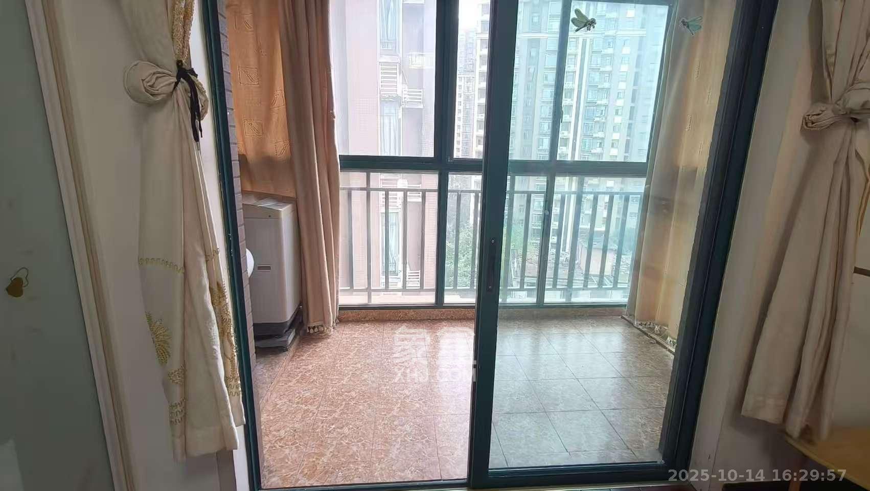 中江国际花城 2室2厅2卫 2600.0元/月 中江国际花城 2室2厅2卫 2600.0元/月室内图