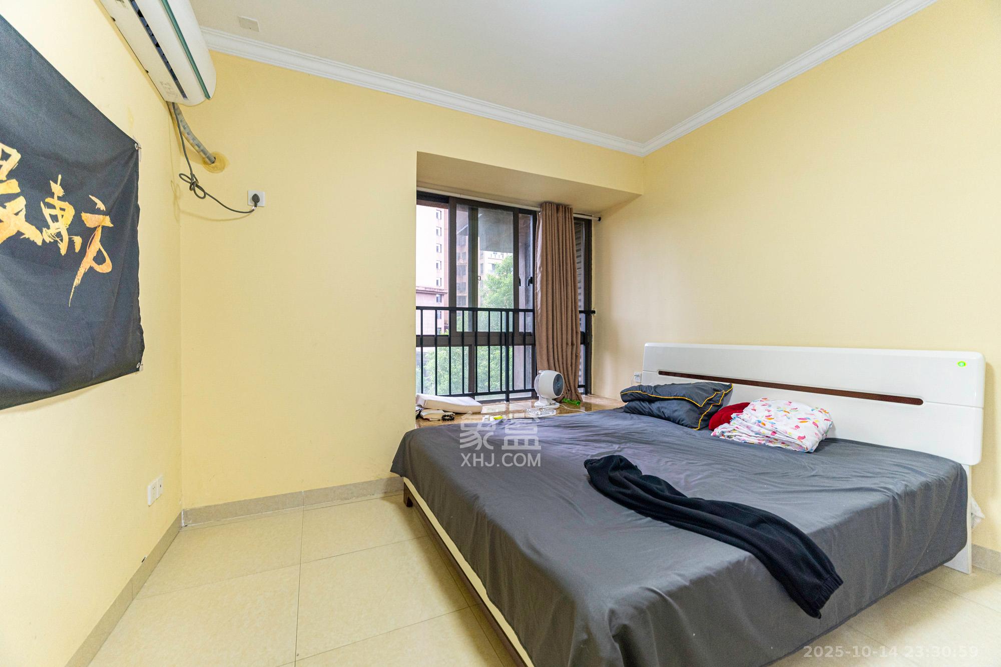 好望谷  4室2厅2卫    89.9万卧室