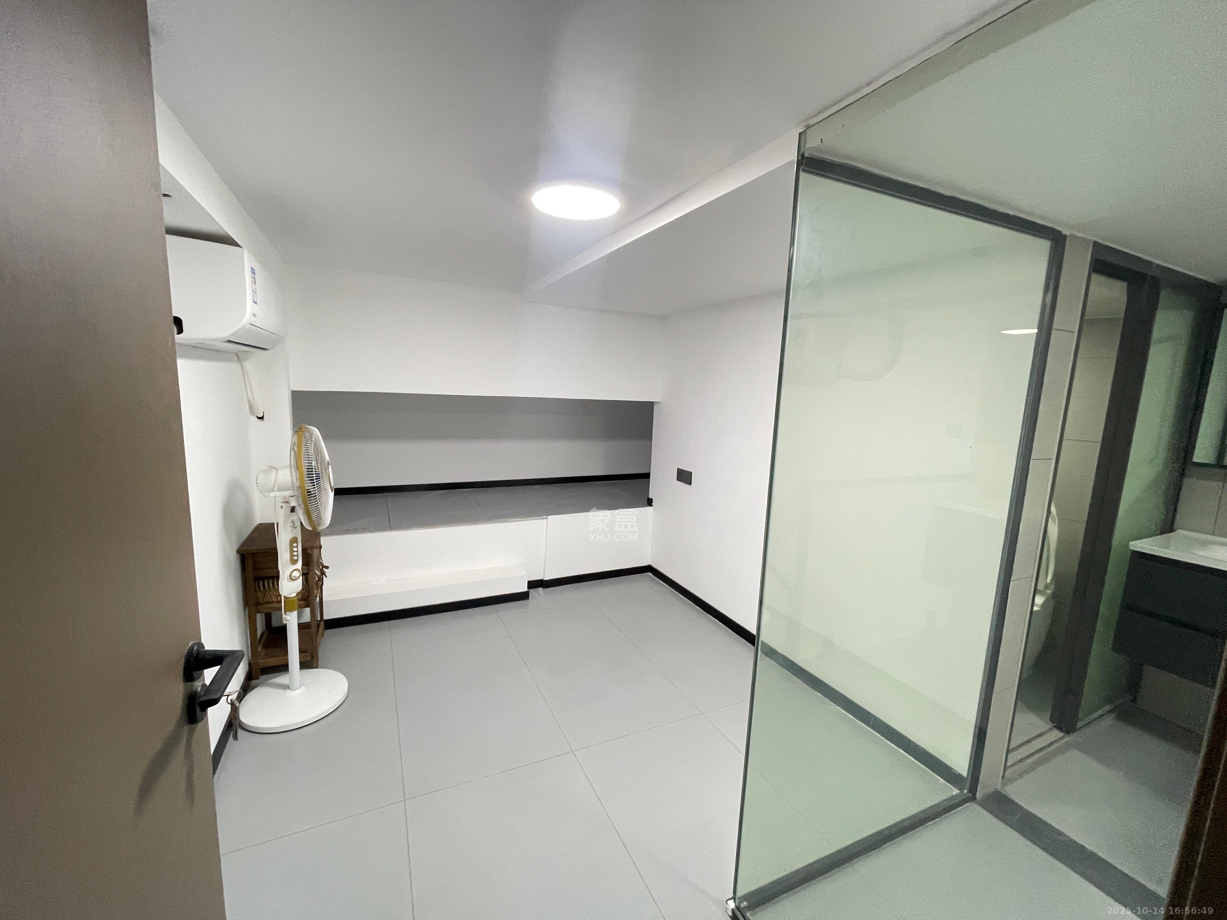 世茂璀璨天城公寓  1室0厅0卫    2400.0元/月室内图