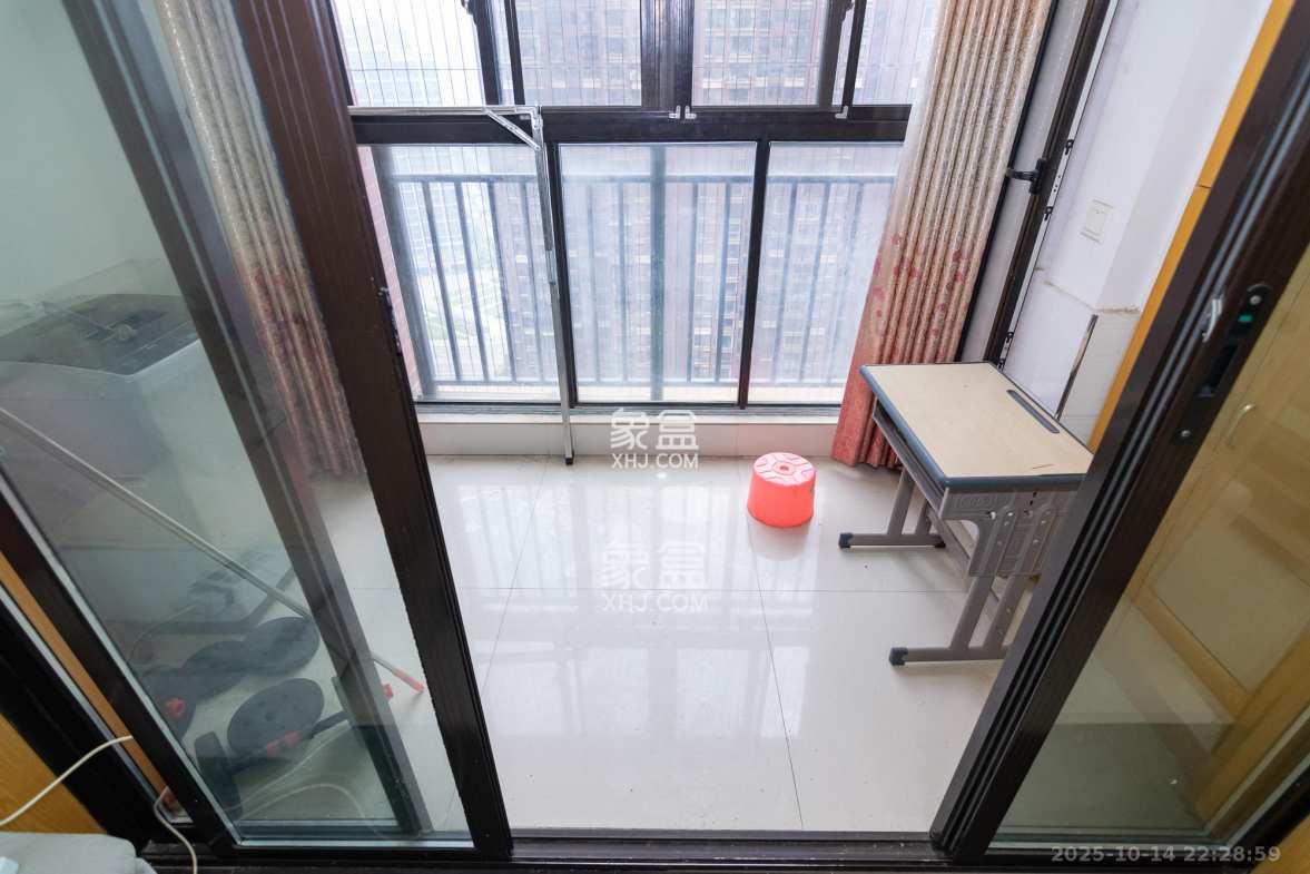 新城国际花都 2室2厅1卫 42.0万 新城国际花都 2室2厅1卫 42.0万阳台