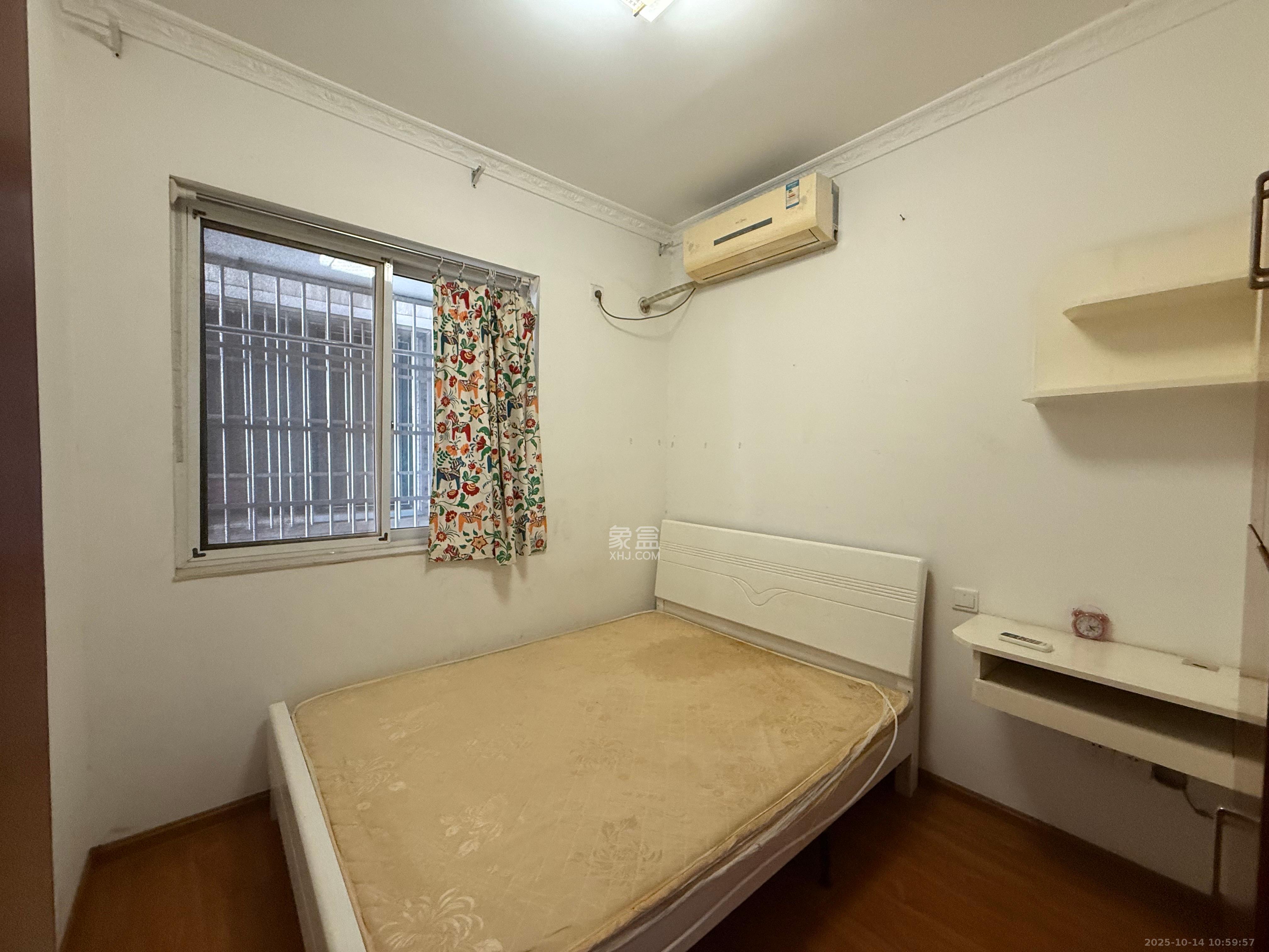 时代星城  3室2厅2卫    1700.0元/月 时代星城  3室2厅2卫    1700.0元/月室内图