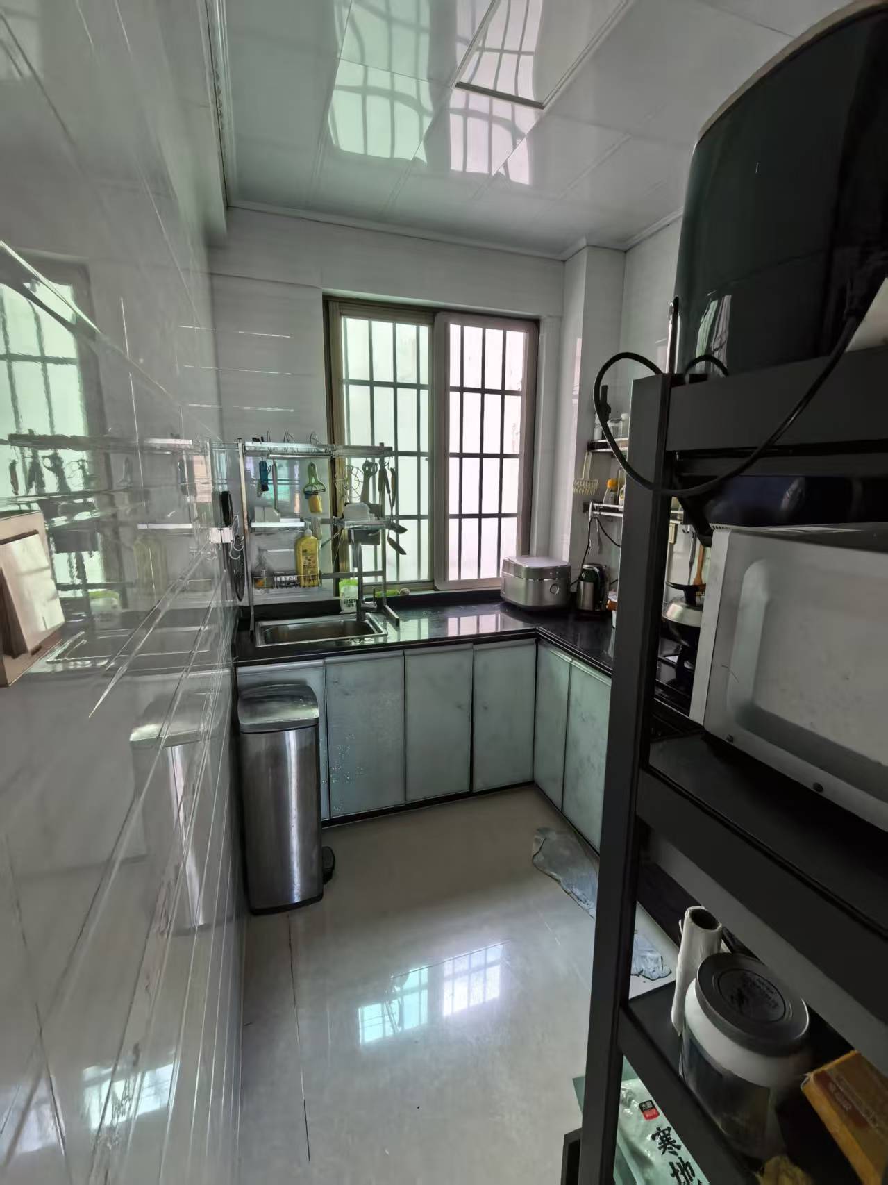 德盛华庭 4室2厅2卫 165.0万 德盛华庭 4室2厅2卫 165.0万客厅