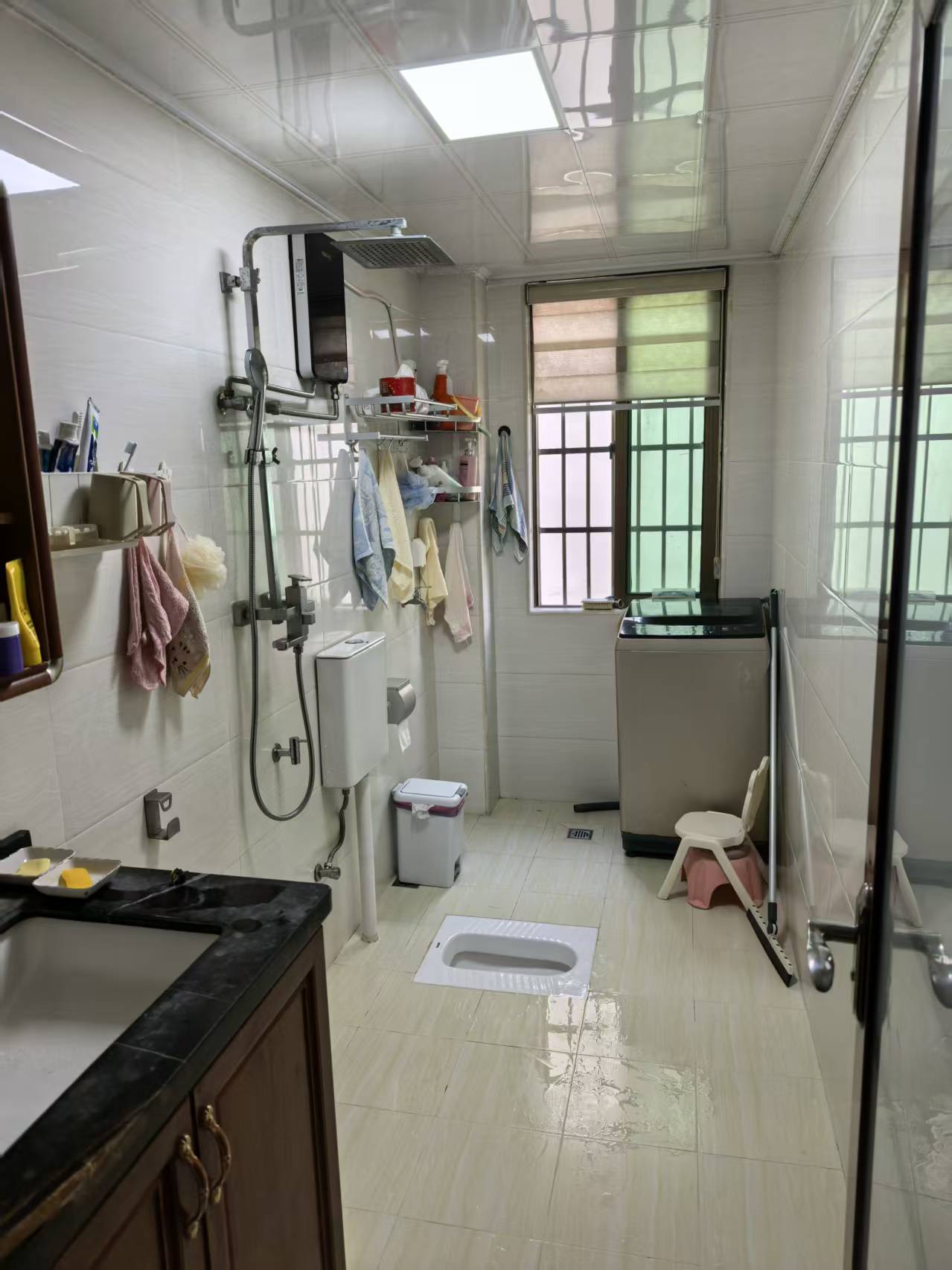 德盛华庭 4室2厅2卫 165.0万 德盛华庭 4室2厅2卫 165.0万客厅