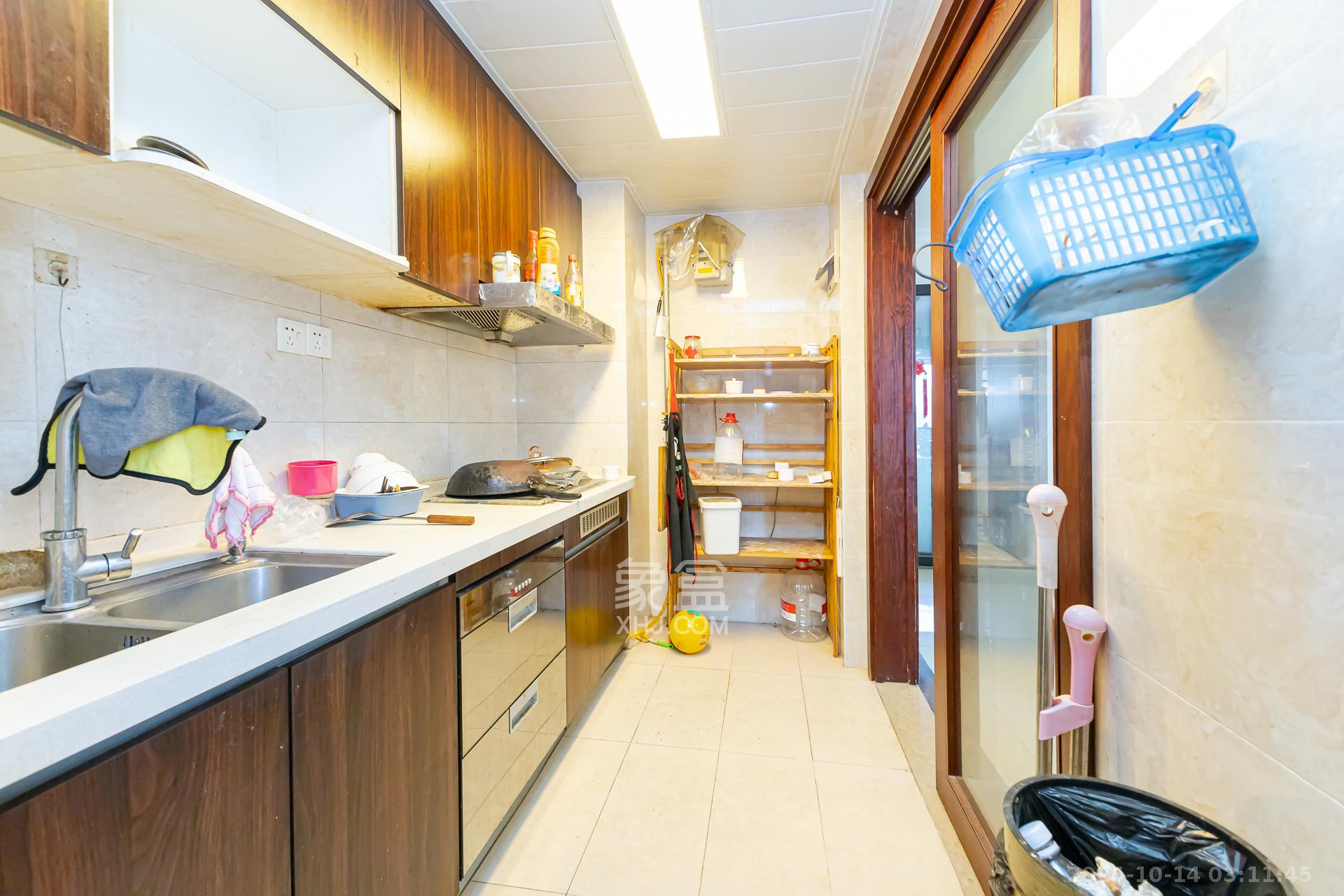 时代倾城二期 3室2厅2卫 68.0万 时代倾城二期 3室2厅2卫 68.0万厨房