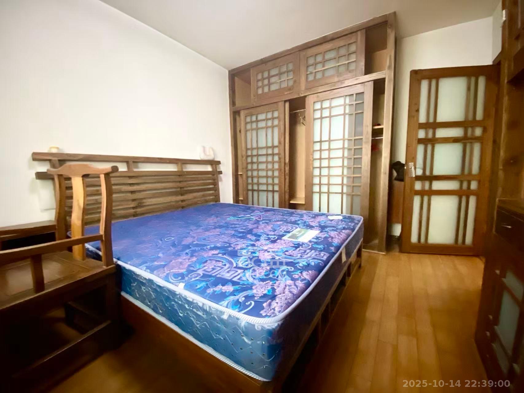 雅雀湖小区  3室2厅2卫    2200.0元/月 雅雀湖小区  3室2厅2卫    2200.0元/月室内图