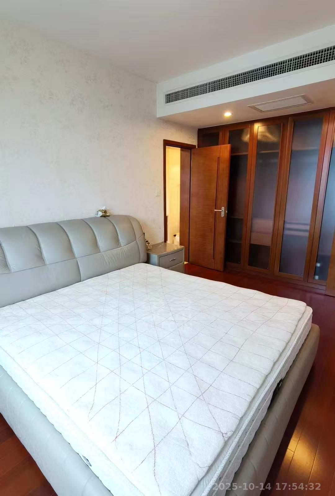 晋合湘水湾一期  2室2厅2卫    2200.0元/月室内图