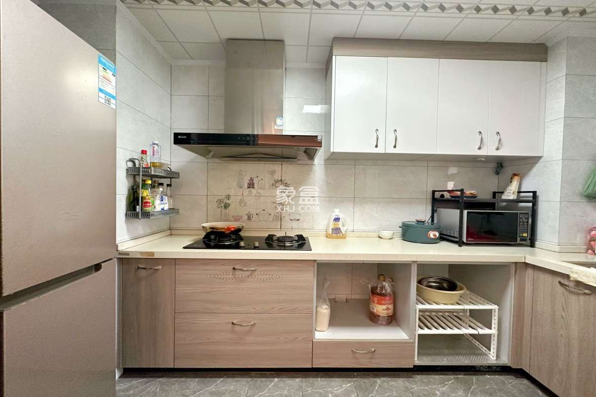 海航豪庭南苑  3室2厅2卫    6000.0元/月 海航豪庭南苑  3室2厅2卫    6000.0元/月室内图