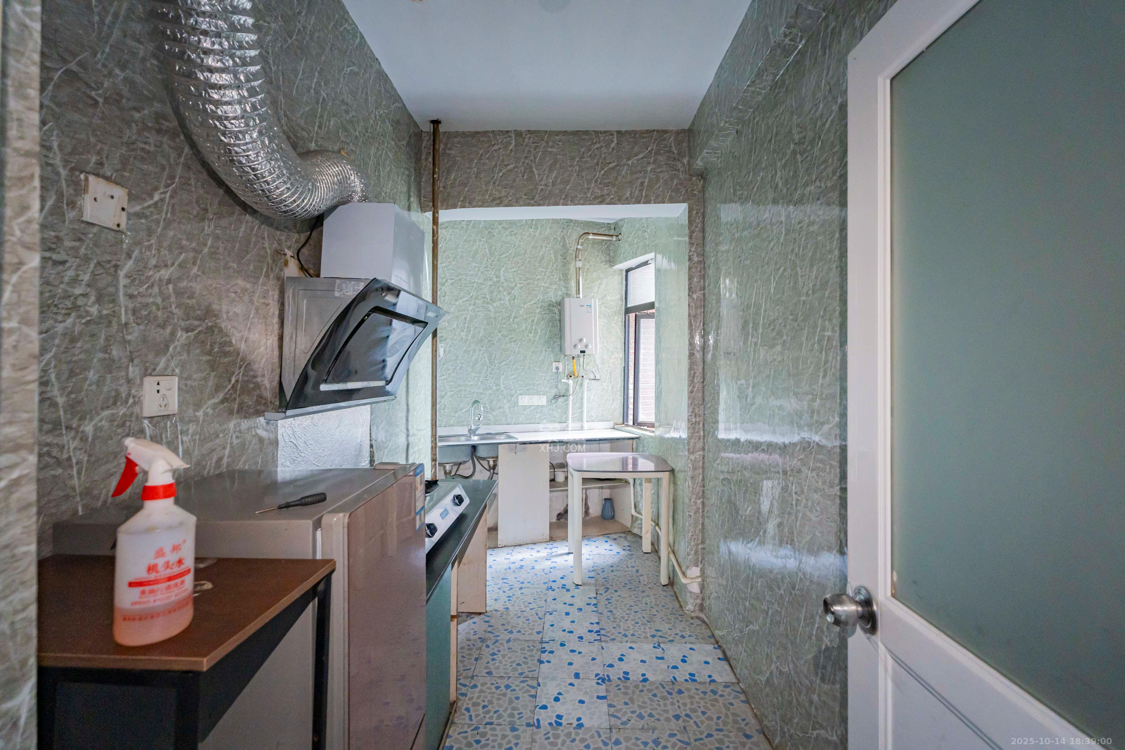 金土地第一湾  2室2厅1卫    70.0万厨房