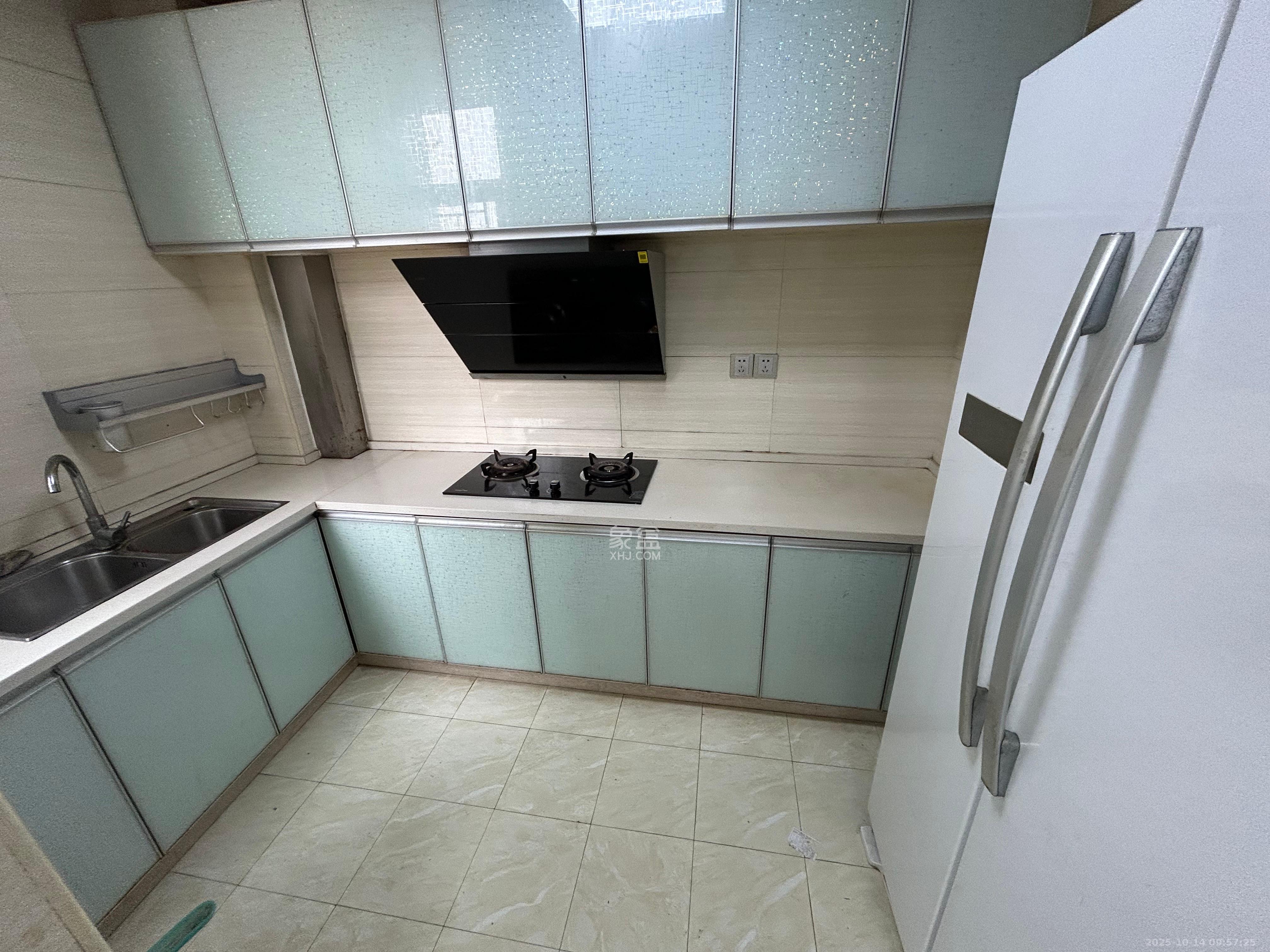 天元涉外景园B区  3室2厅1卫    2700.0元/月室内图