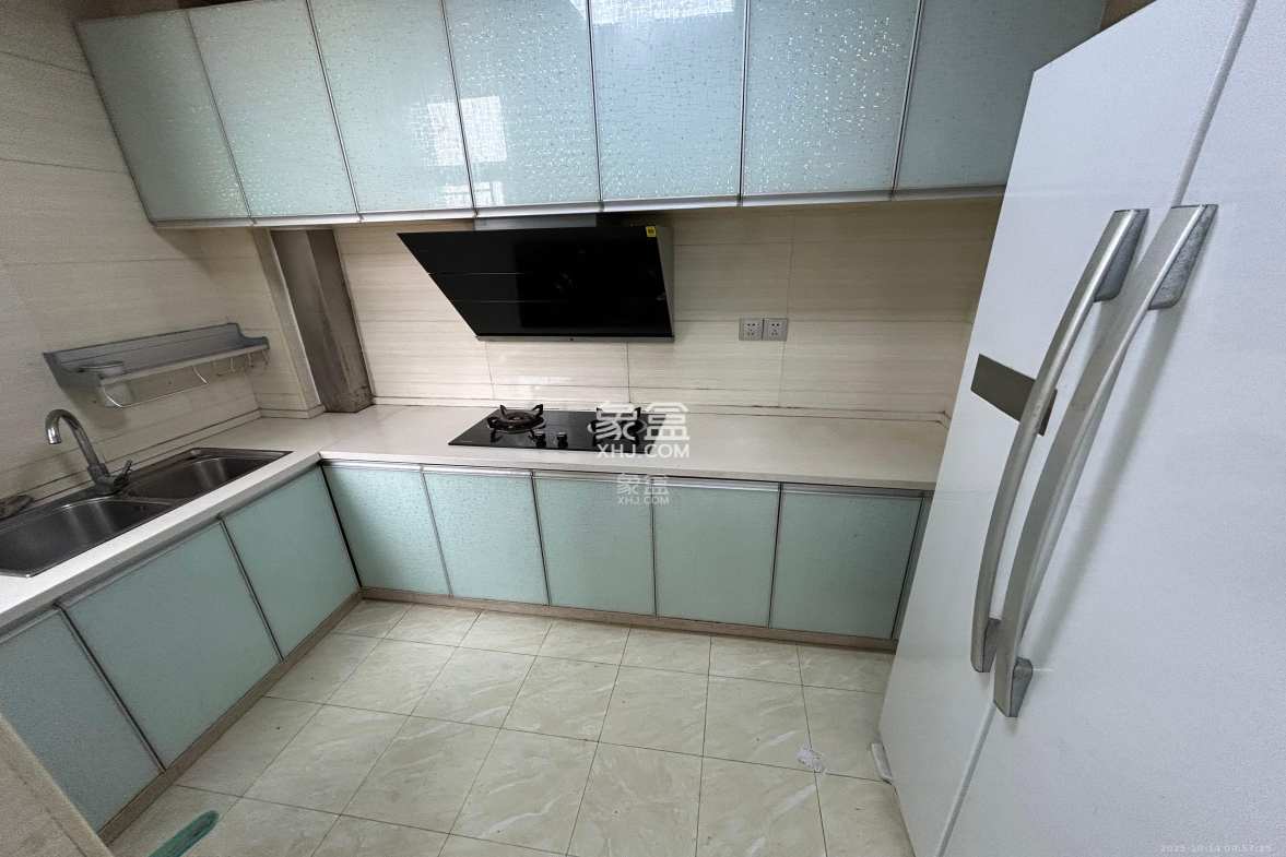 天元涉外景园B区 3室2厅1卫 2700.0元/月 天元涉外景园B区 3室2厅1卫 2700.0元/月室内图