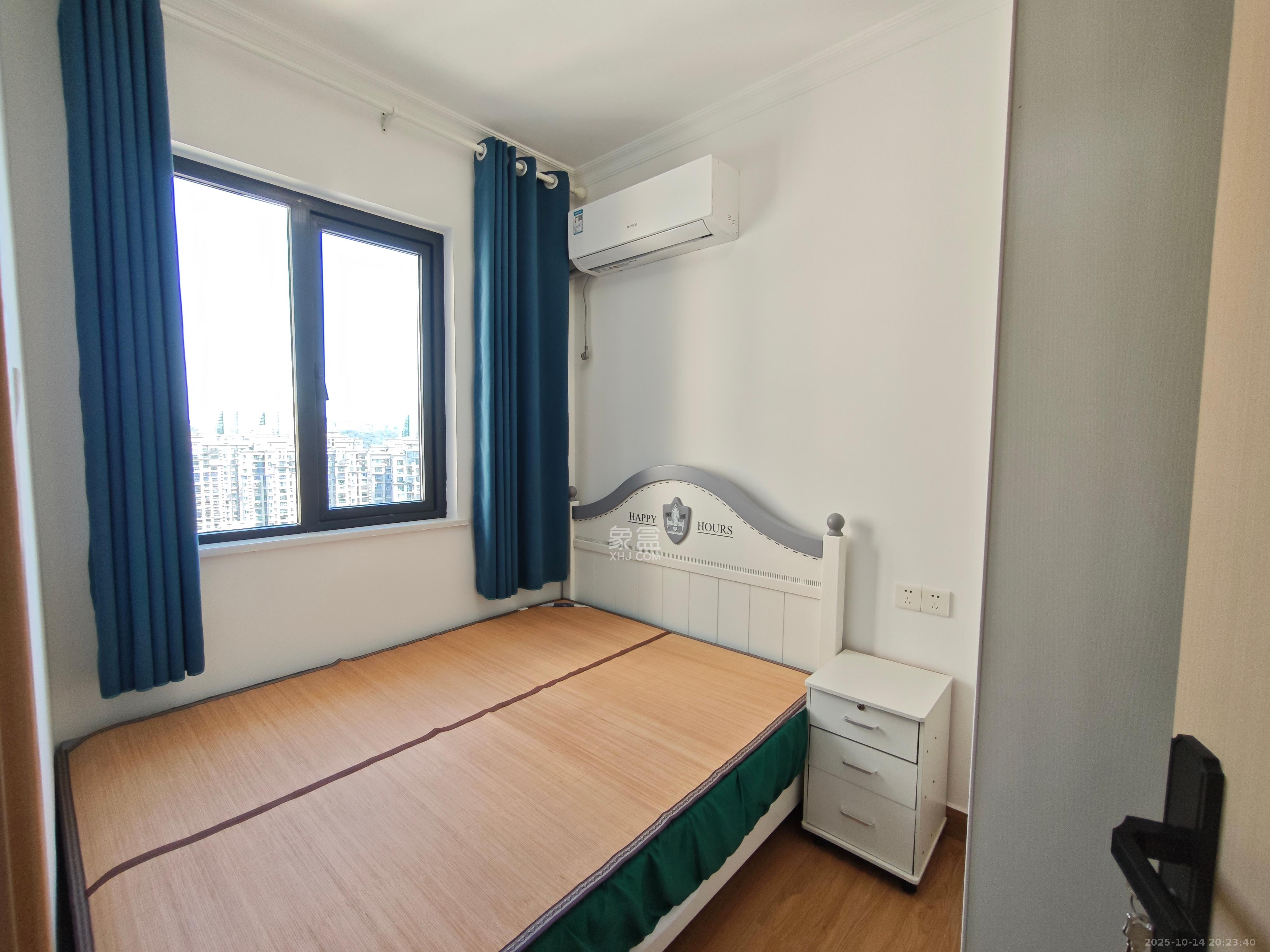 蔷薇国际  2室2厅1卫    1800.0元/月 蔷薇国际  2室2厅1卫    1800.0元/月室内图