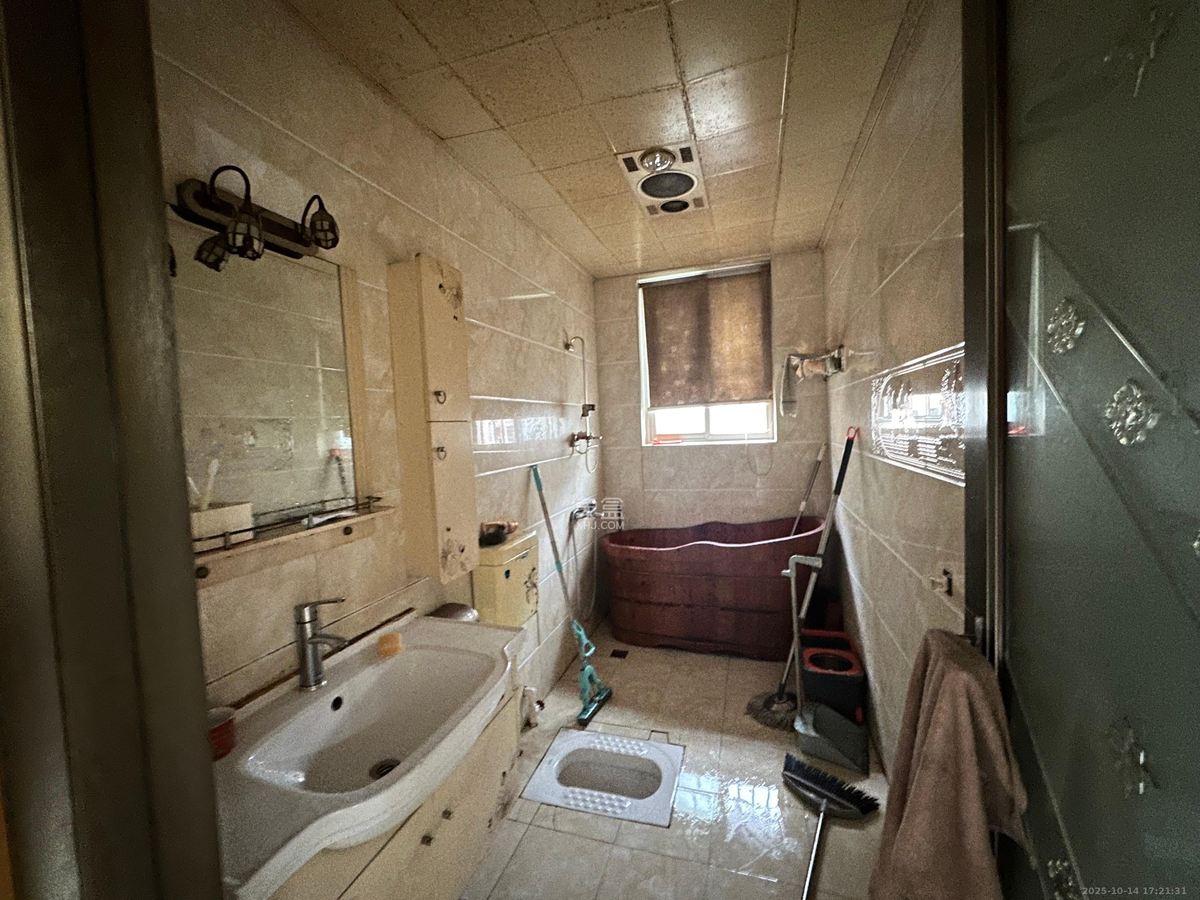 鄱阳小区 2室2厅1卫 1100.0元/月 鄱阳小区 2室2厅1卫 1100.0元/月室内图