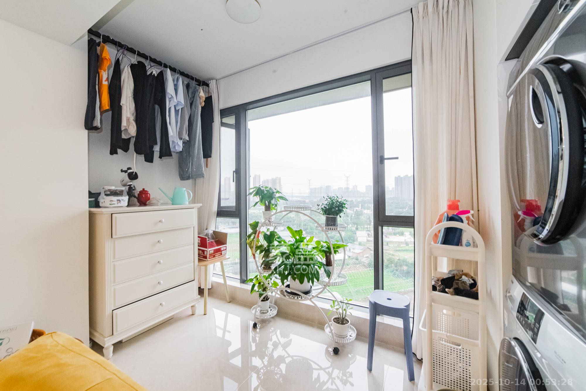 万科城 2室2厅1卫 85.0万 万科城 2室2厅1卫 85.0万阳台