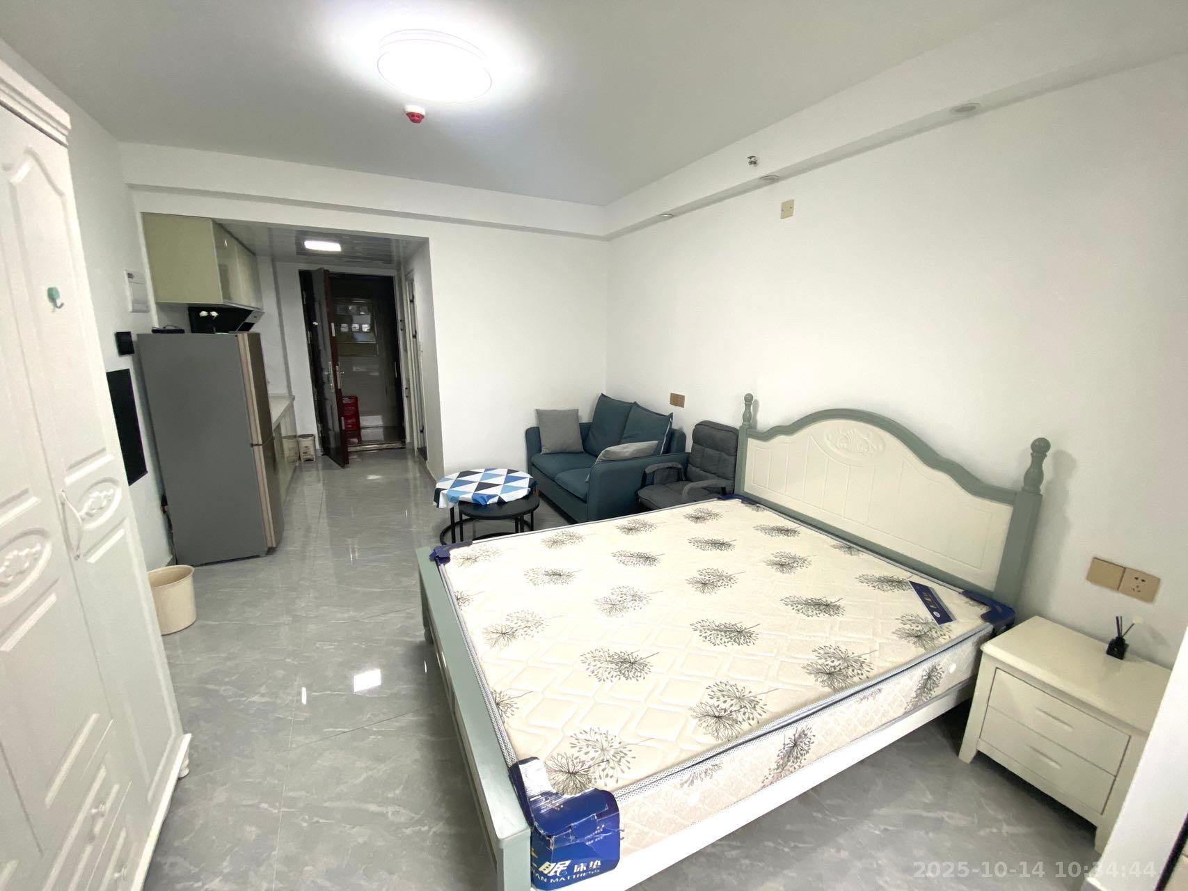 中海珑悦府  1室1厅1卫    1200.0元/月室内图