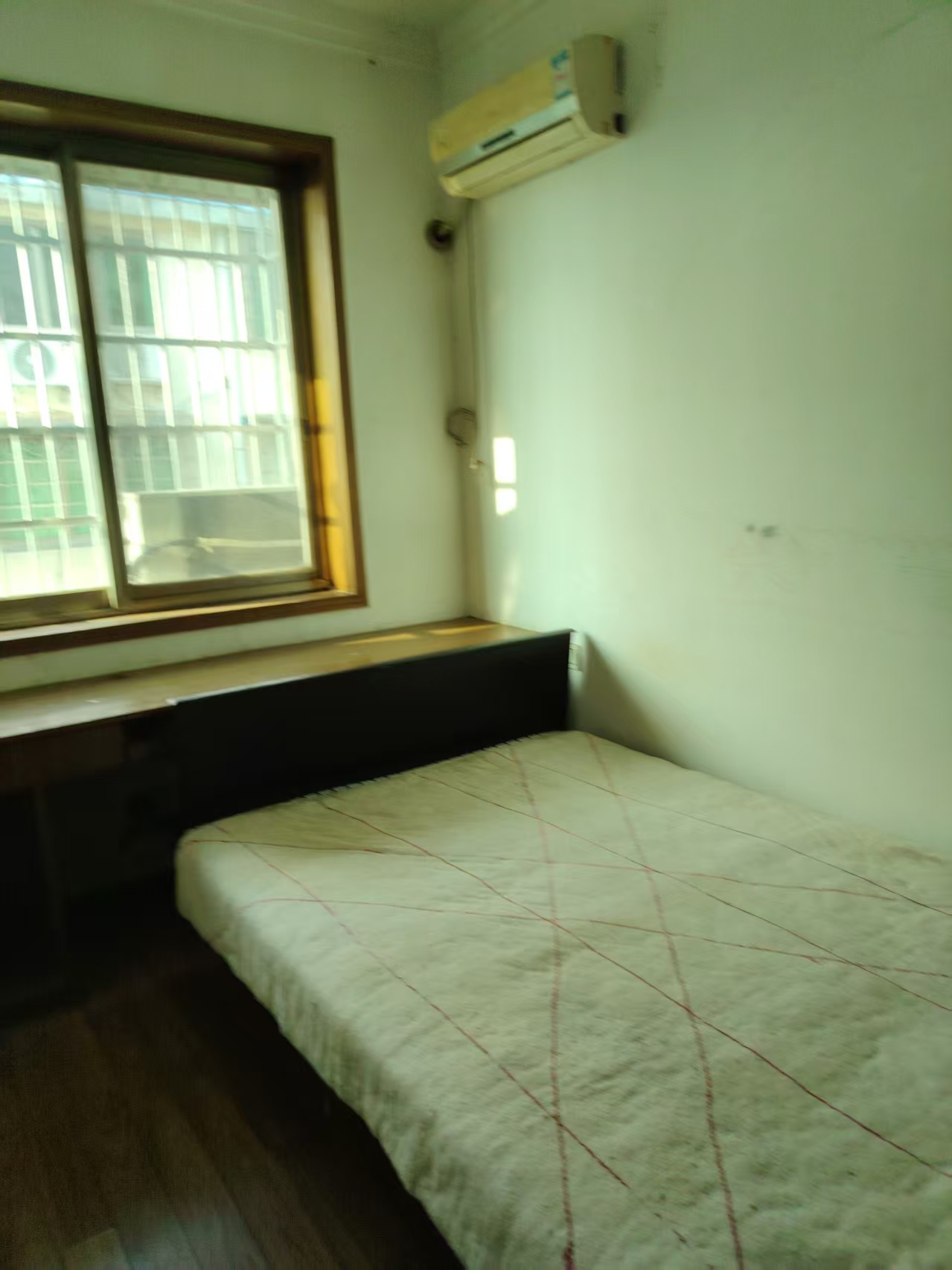 梓园社区(麻纺厂宿舍)  3室2厅2卫    1000.0元/月