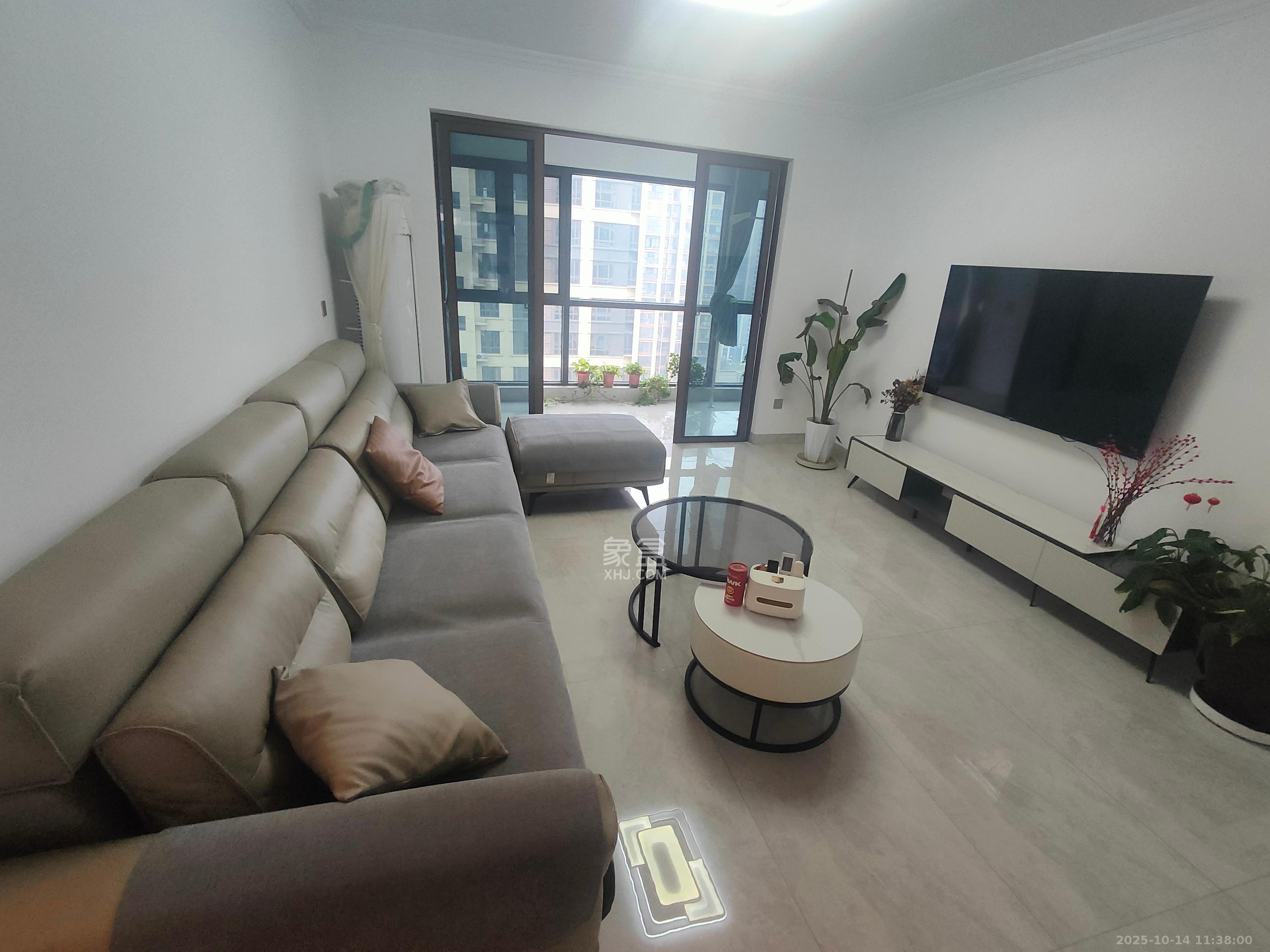 长龙湾 3室2厅1卫 2200.0元/月 长龙湾 3室2厅1卫 2200.0元/月室内图