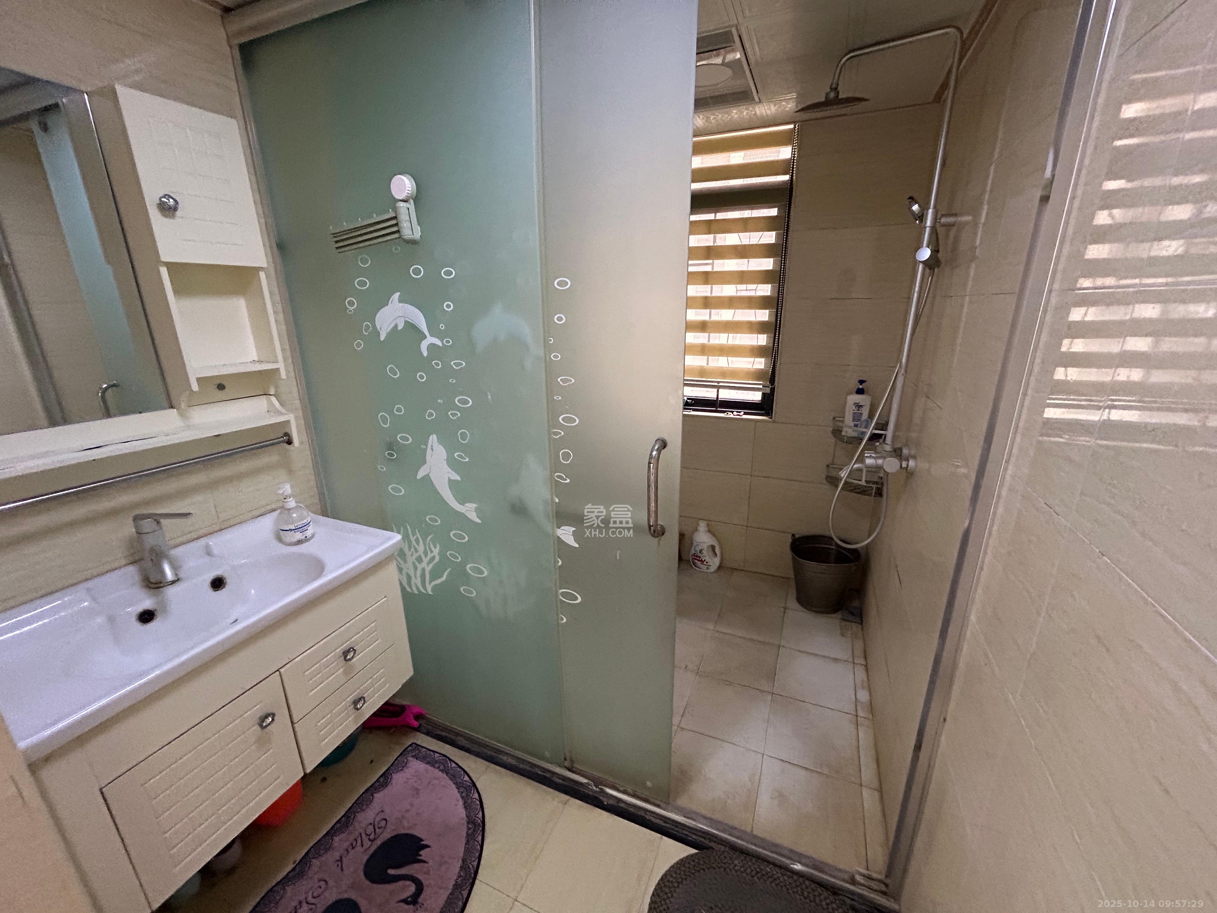 天元涉外景园B区  3室2厅1卫    2700.0元/月室内图