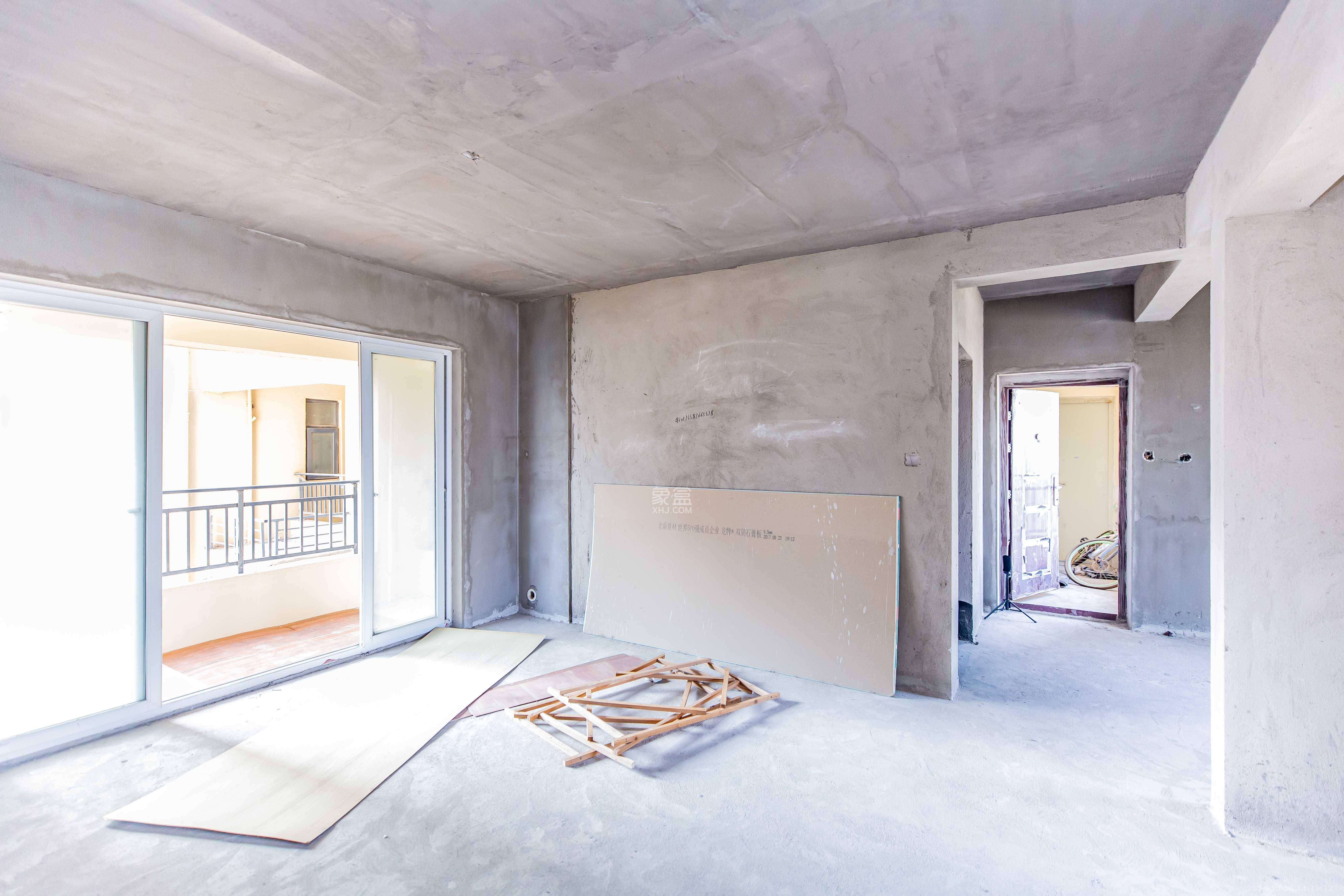 天麓尚层  4室2厅2卫    115.0万 天麓尚层  4室2厅2卫    115.0万客厅