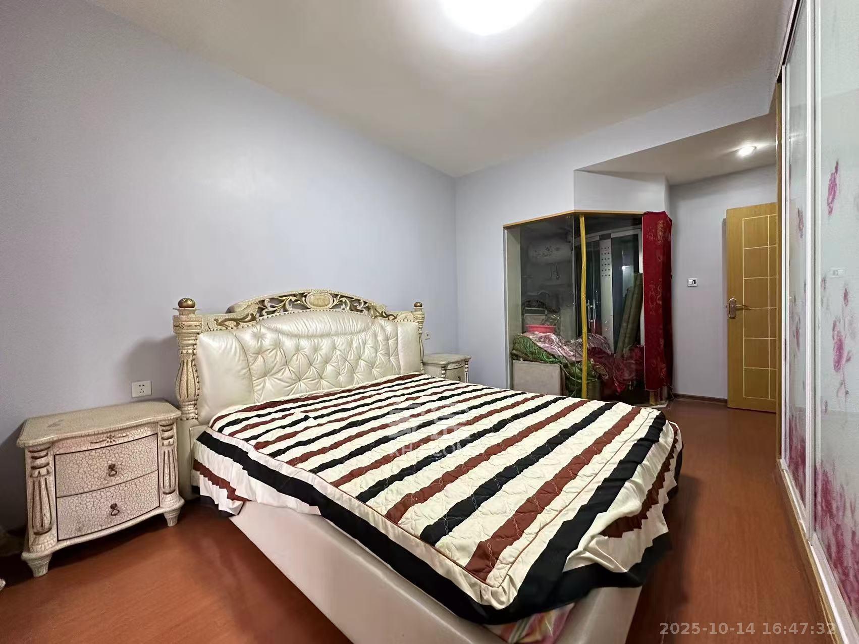 佳阳悦景馨都 3室2厅2卫 2500.0元/月 佳阳悦景馨都 3室2厅2卫 2500.0元/月室内图