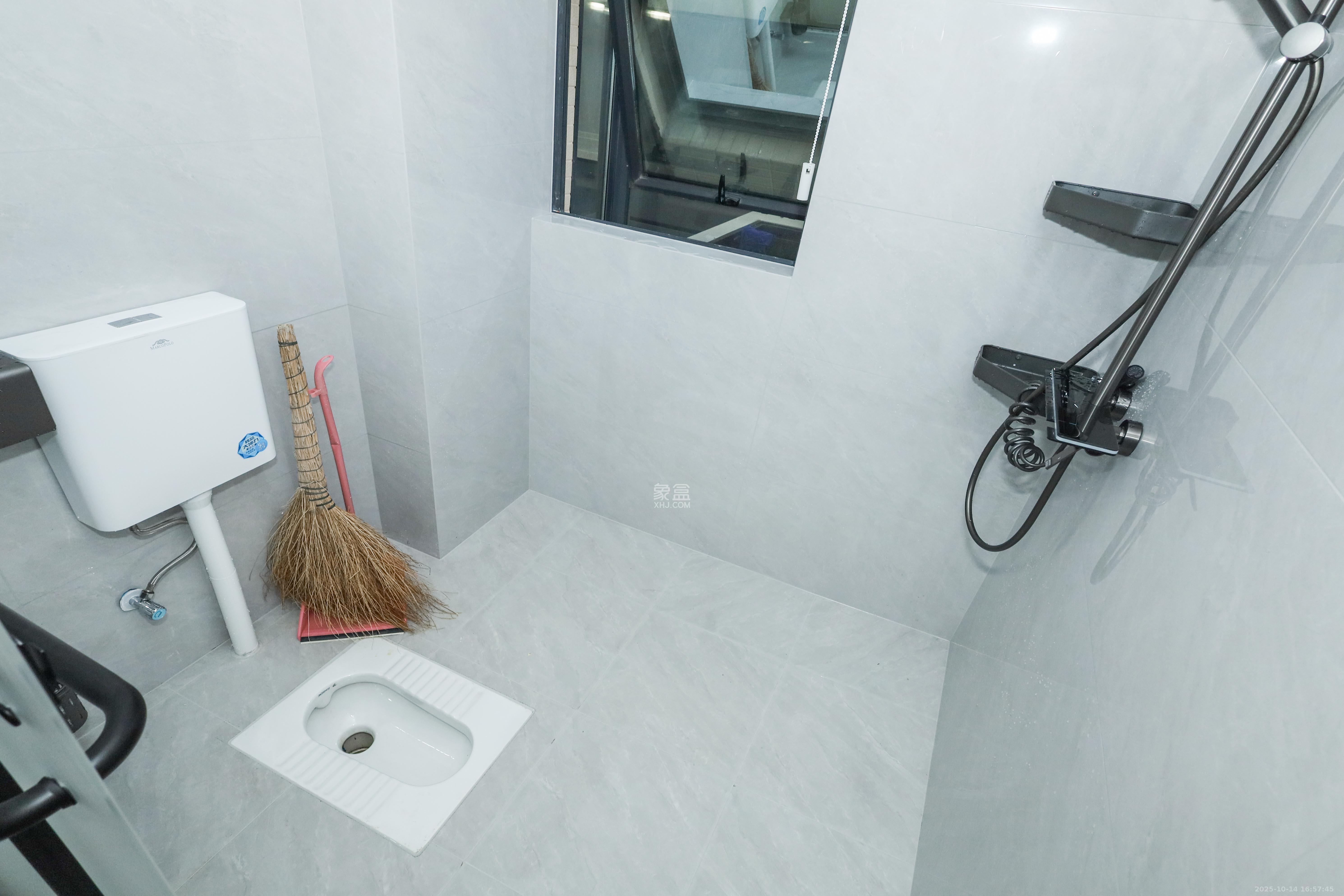 天元涉外景园C区 3室2厅2卫 110.0万 天元涉外景园C区 3室2厅2卫 110.0万卫生间