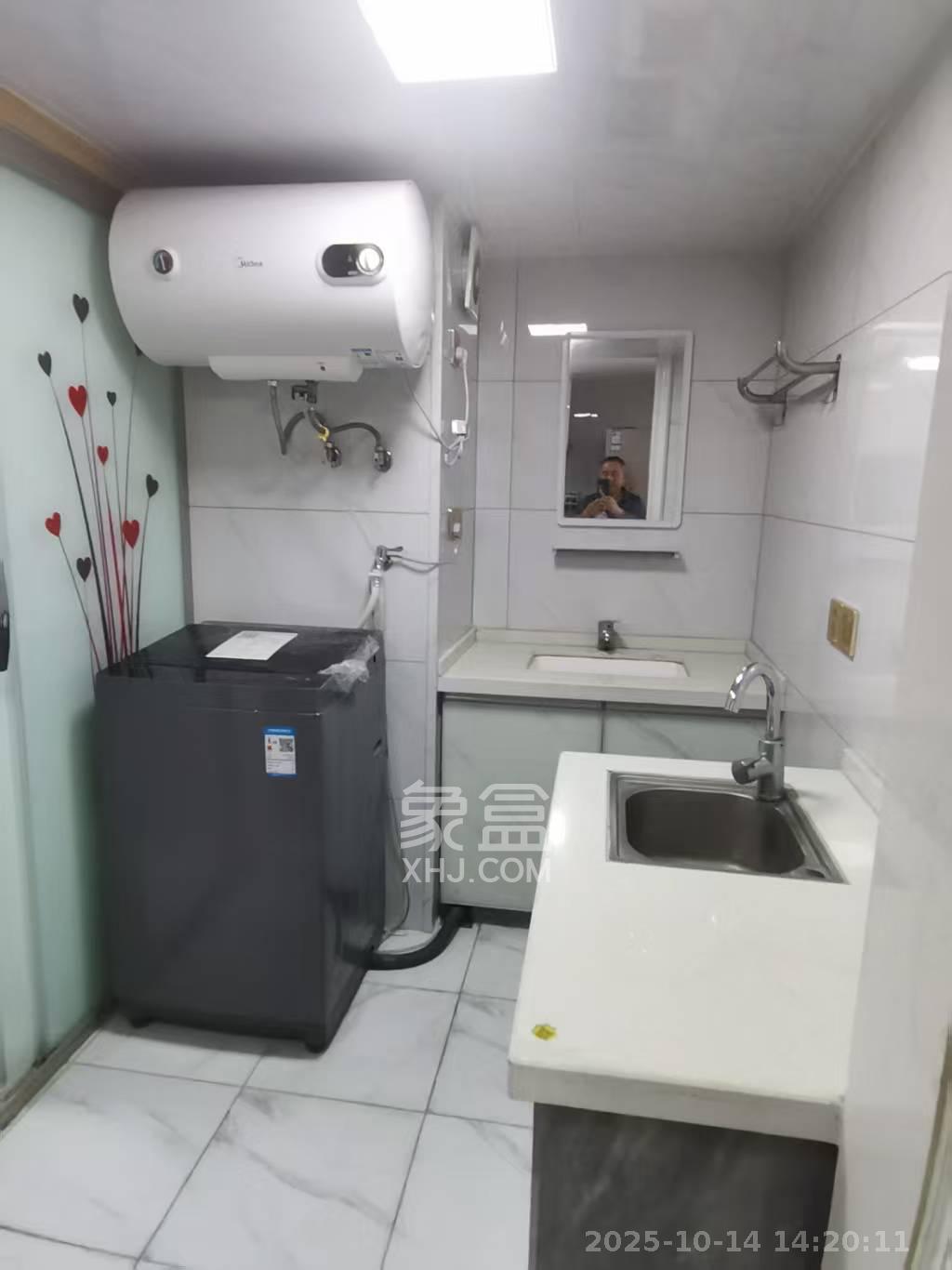 长房时代小镇  2室1厅2卫    2100.0元/月室内图