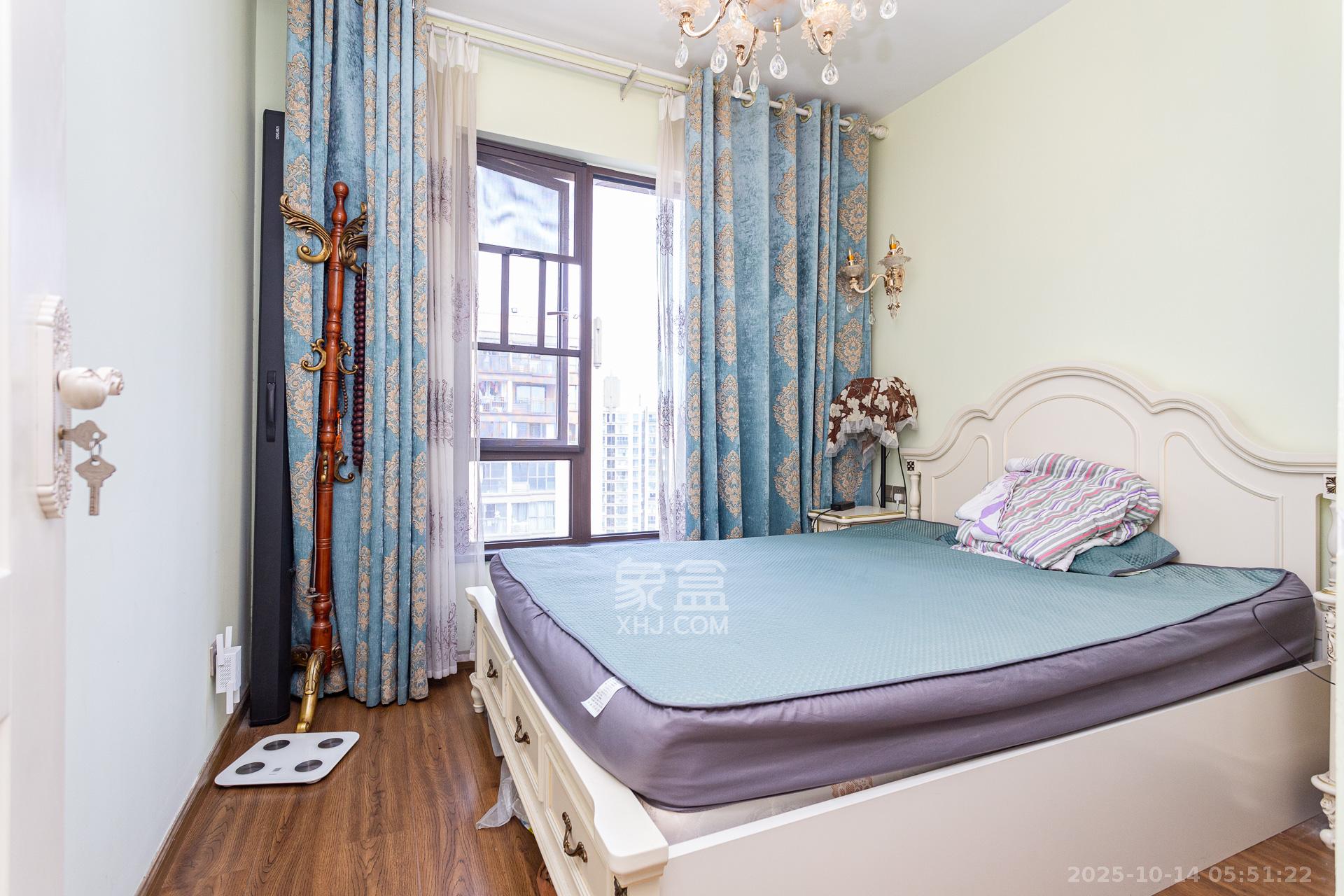 龙湖湘风原著（龙湖湘风星城）  4室2厅2卫    89.0万卧室