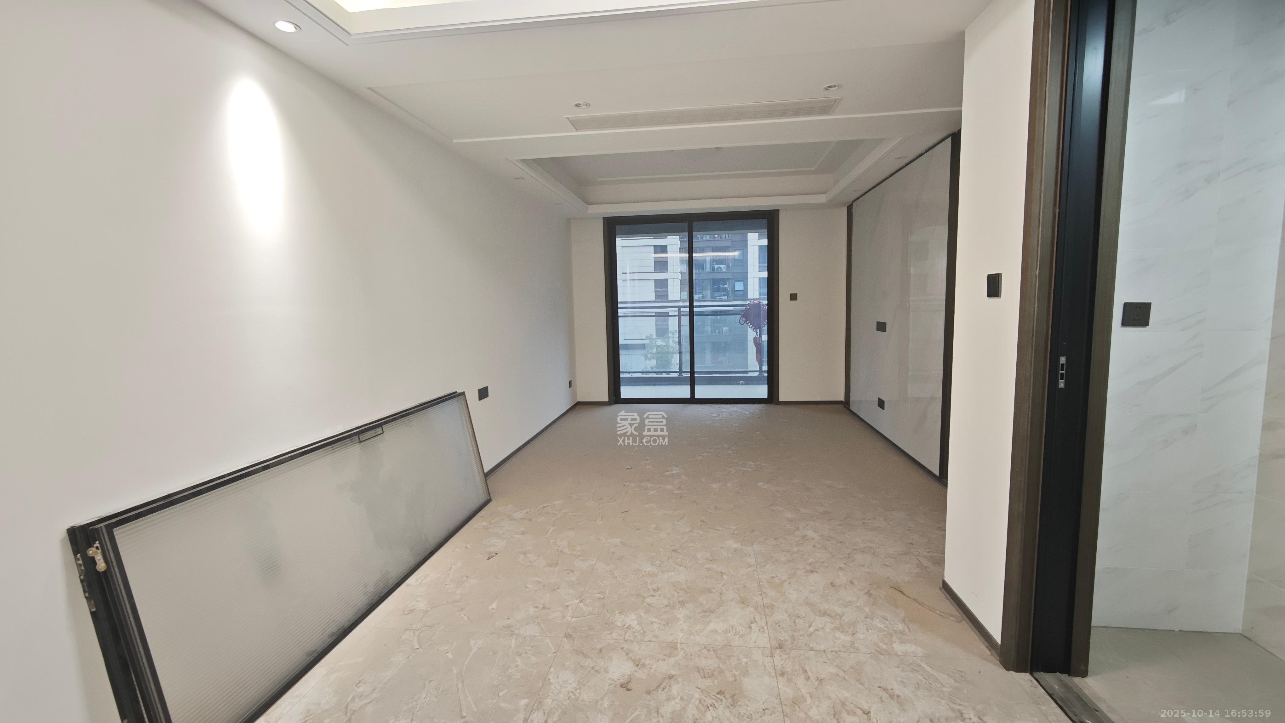 荣盛锦绣学府  3室2厅2卫    3000.0元/月室内图