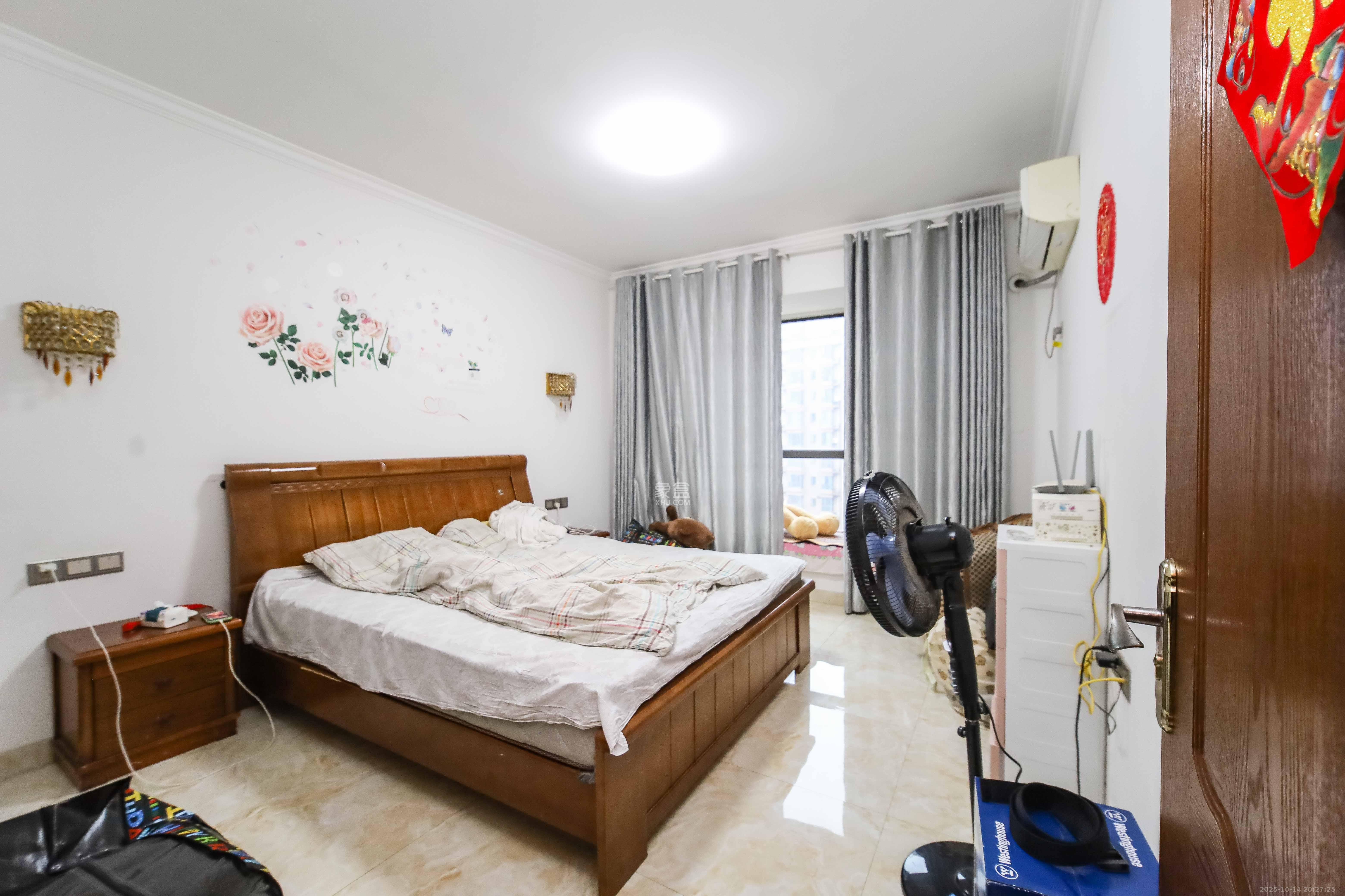 万象凯旋湾 3室1厅2卫 128.8万 万象凯旋湾 3室1厅2卫 128.8万卧室