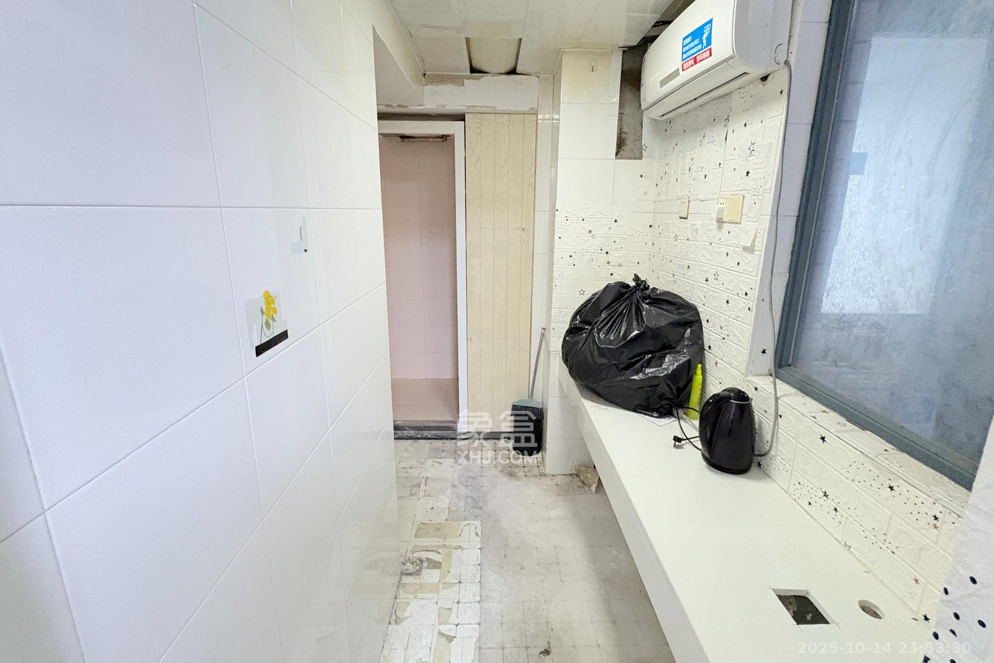 蚂蚁工房  2室0厅3卫    69.8万厨房