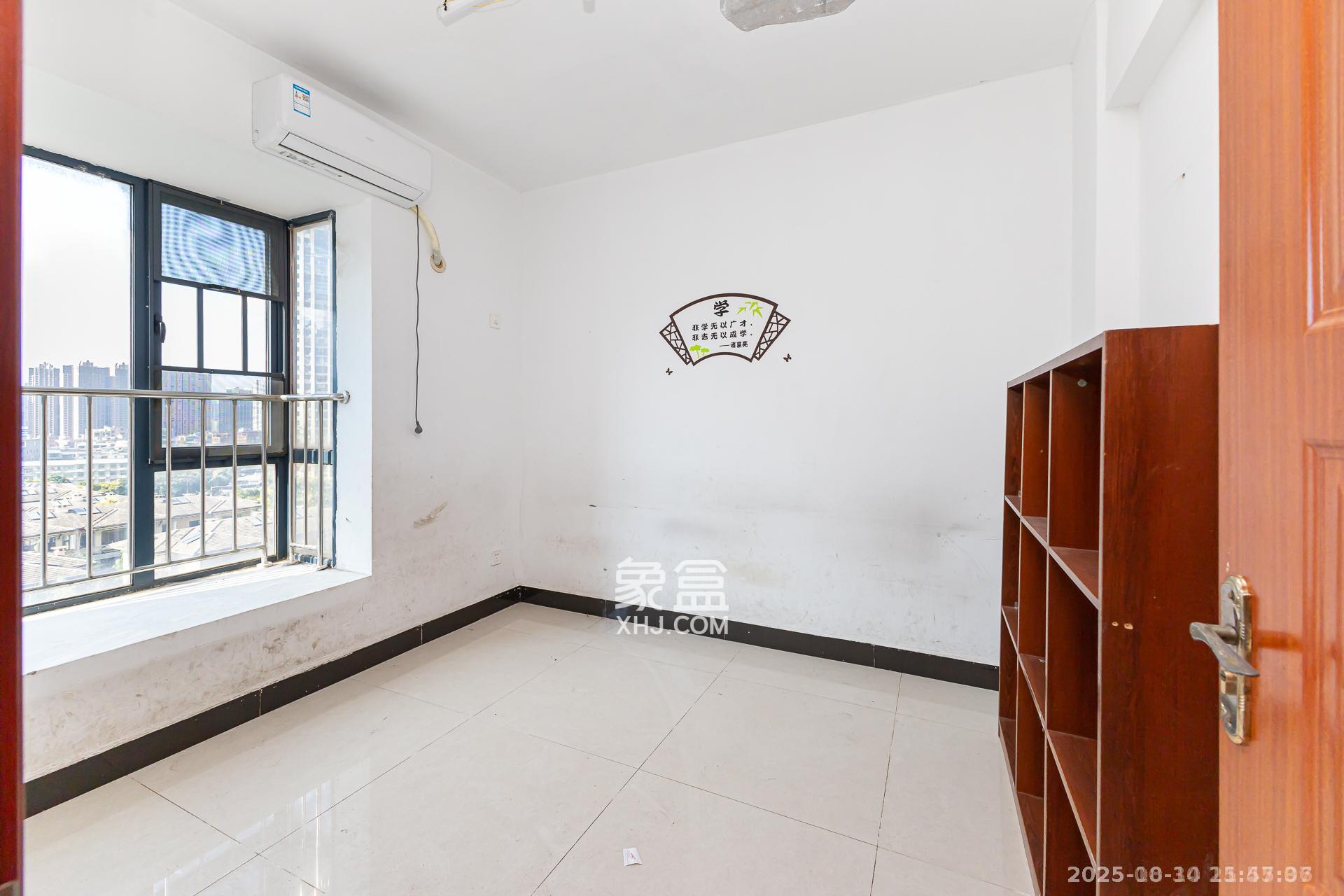 珠江东方明珠(新地东方明珠)三期  4室2厅2卫    1500.0元/月 珠江东方明珠(新地东方明珠)三期  4室2厅2卫    1500.0元/月室内图