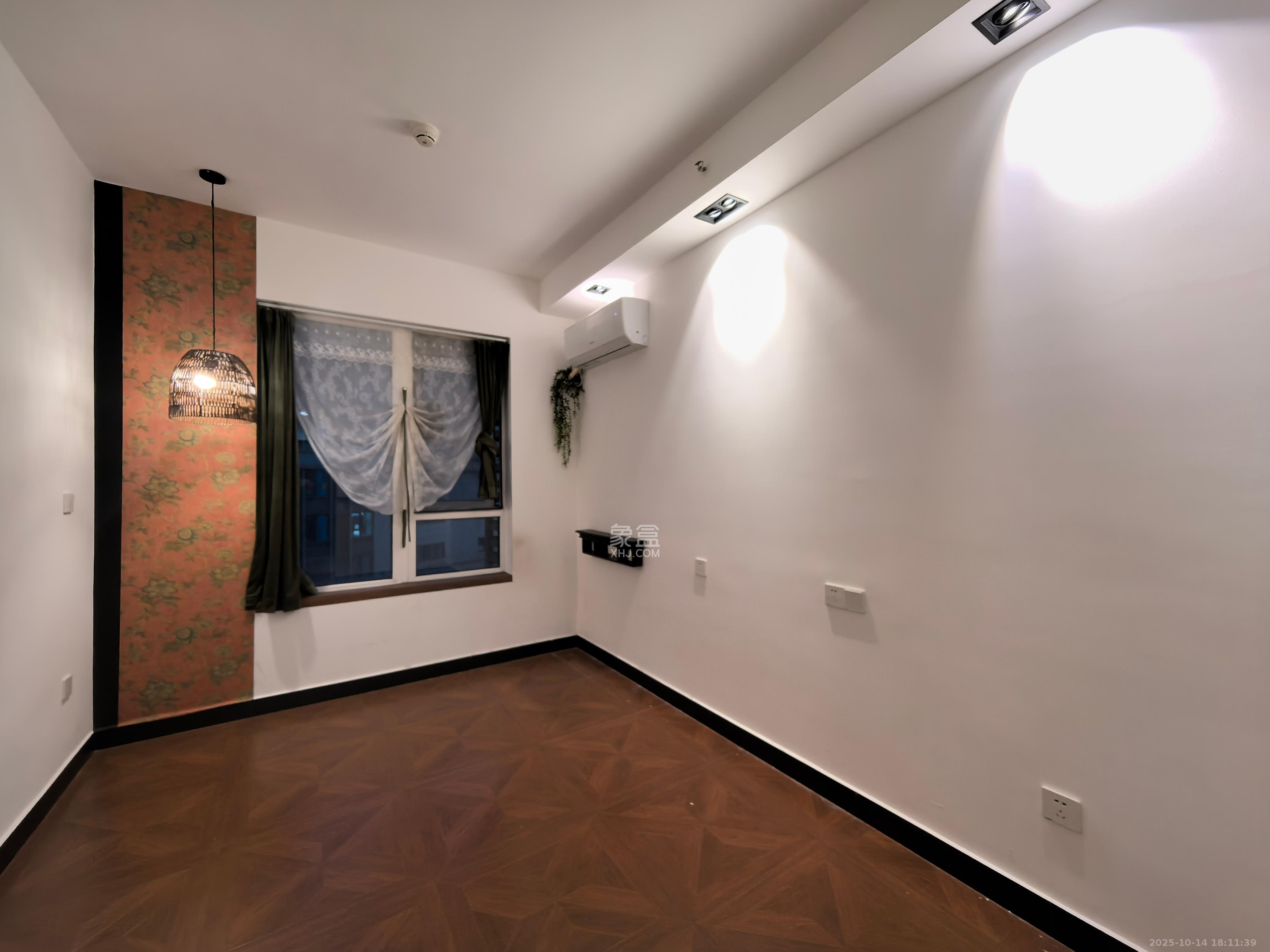 保利香槟国际  1室1厅1卫    1100.0元/月 保利香槟国际  1室1厅1卫    1100.0元/月室内图