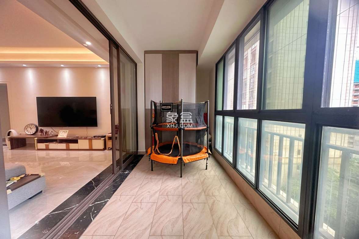 海航豪庭南苑  3室2厅2卫    6000.0元/月 海航豪庭南苑  3室2厅2卫    6000.0元/月室内图