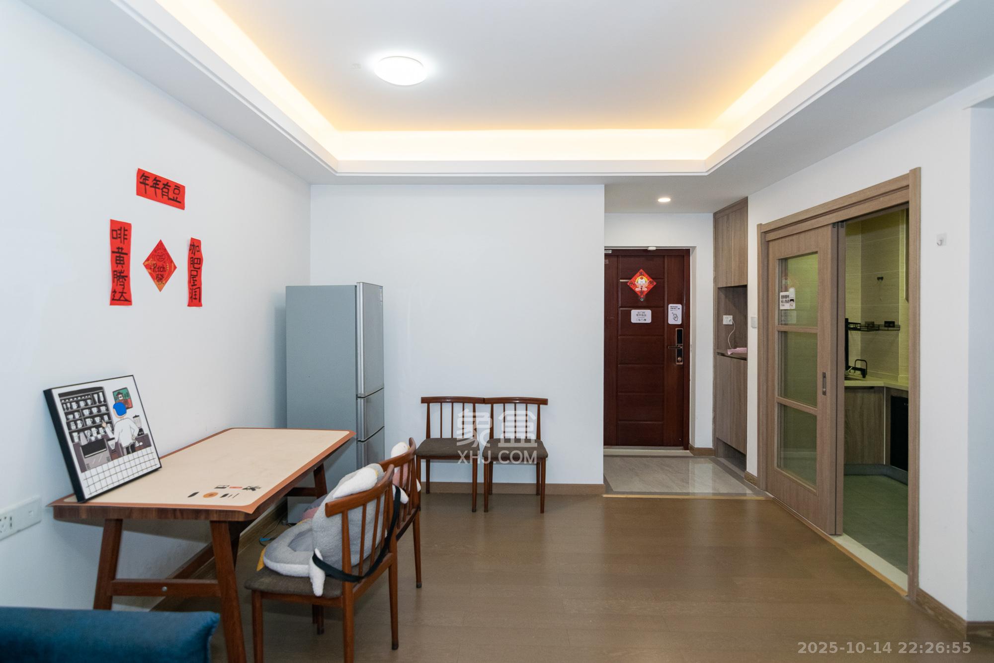 美的翰城 3室2厅1卫 60.0万 美的翰城 3室2厅1卫 60.0万客厅