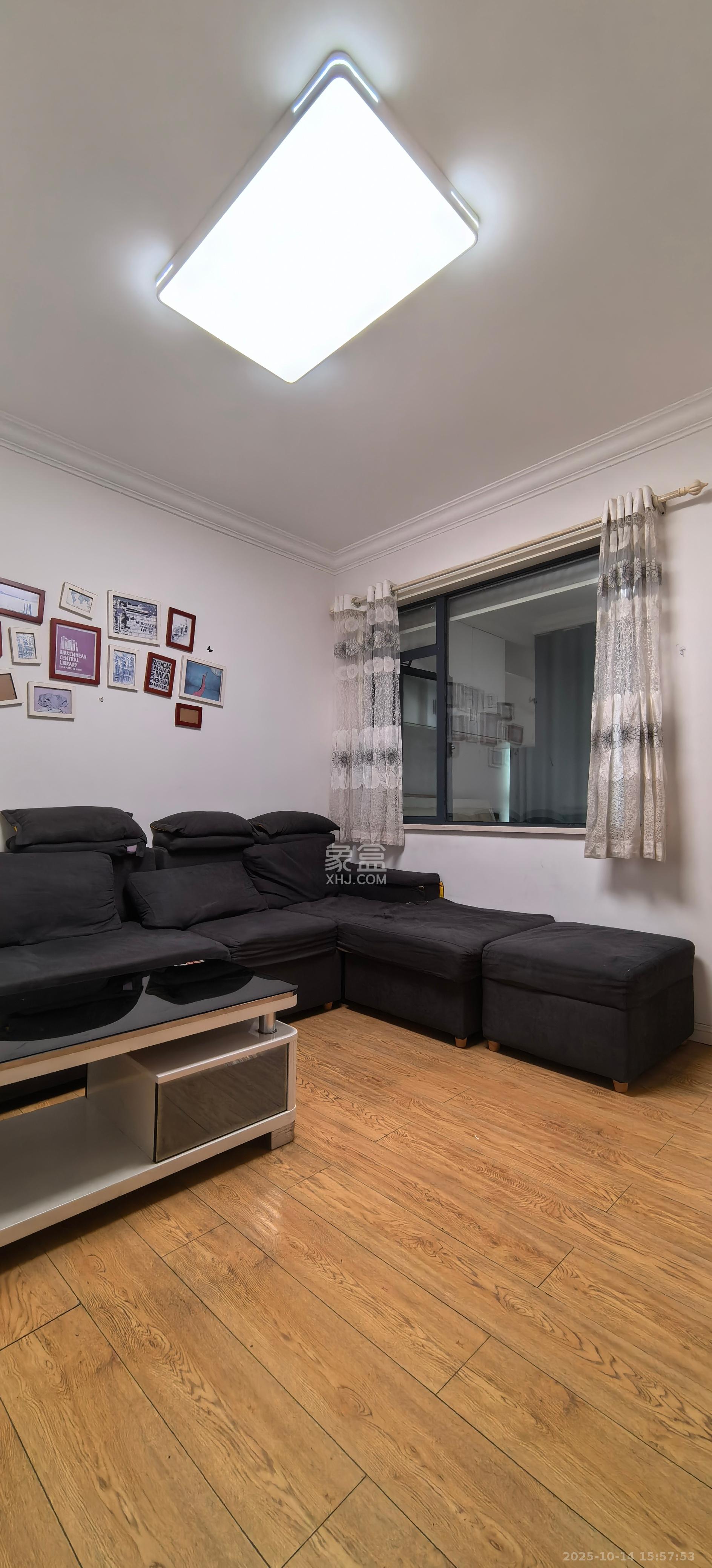 秀峰景园(领秀峰) 2室1厅1卫 1500.0元/月 秀峰景园(领秀峰) 2室1厅1卫 1500.0元/月室内图