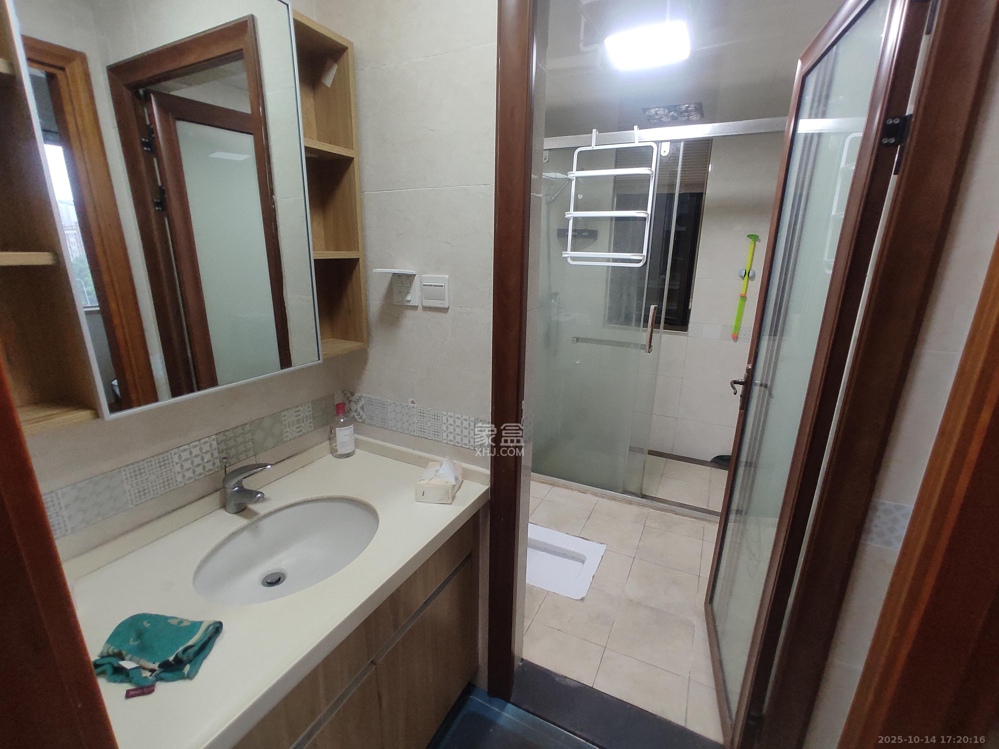 江山帝景哈佛  3室2厅1卫    2000.0元/月室内图