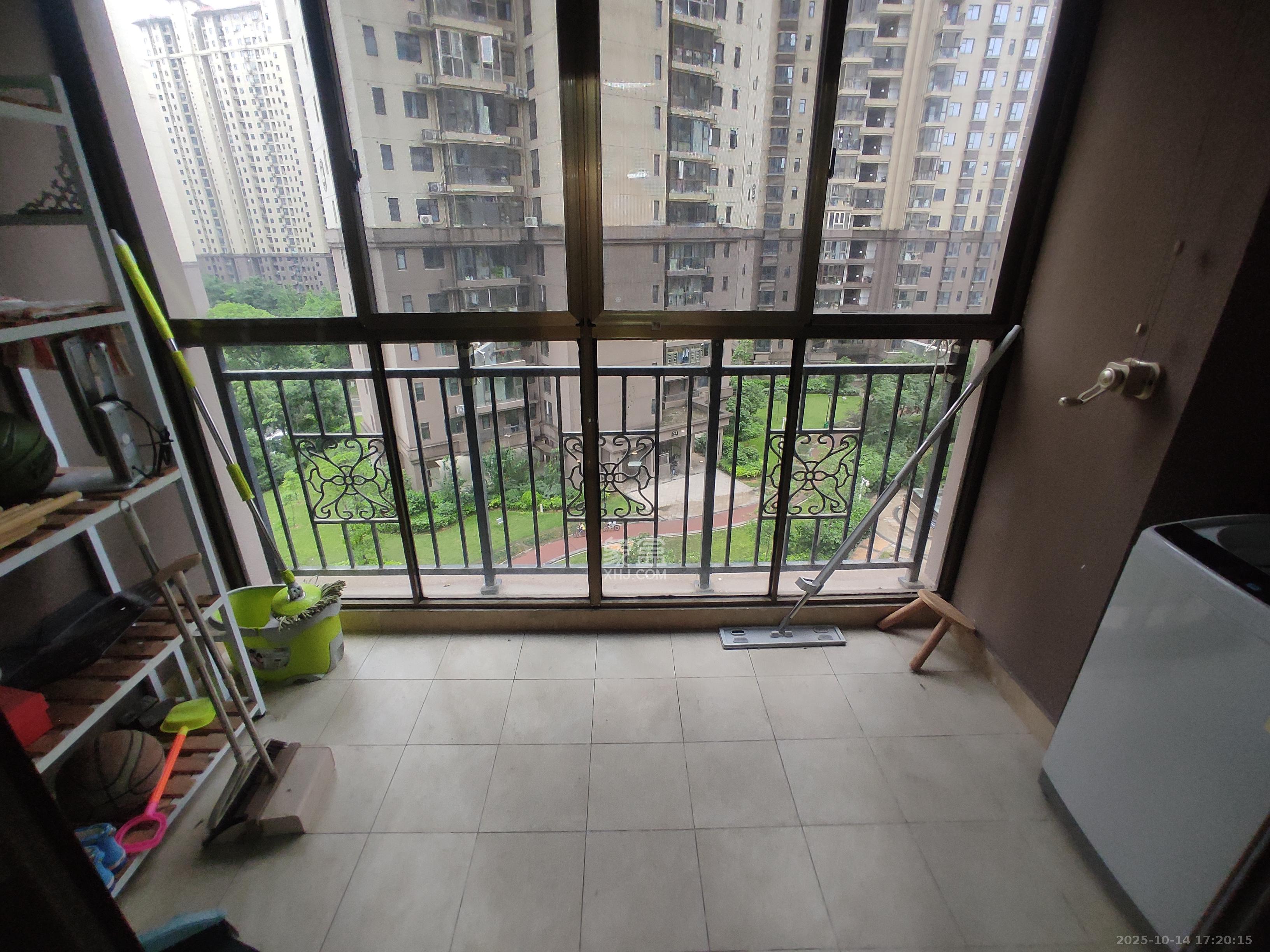 江山帝景哈佛  3室2厅1卫    2000.0元/月室内图