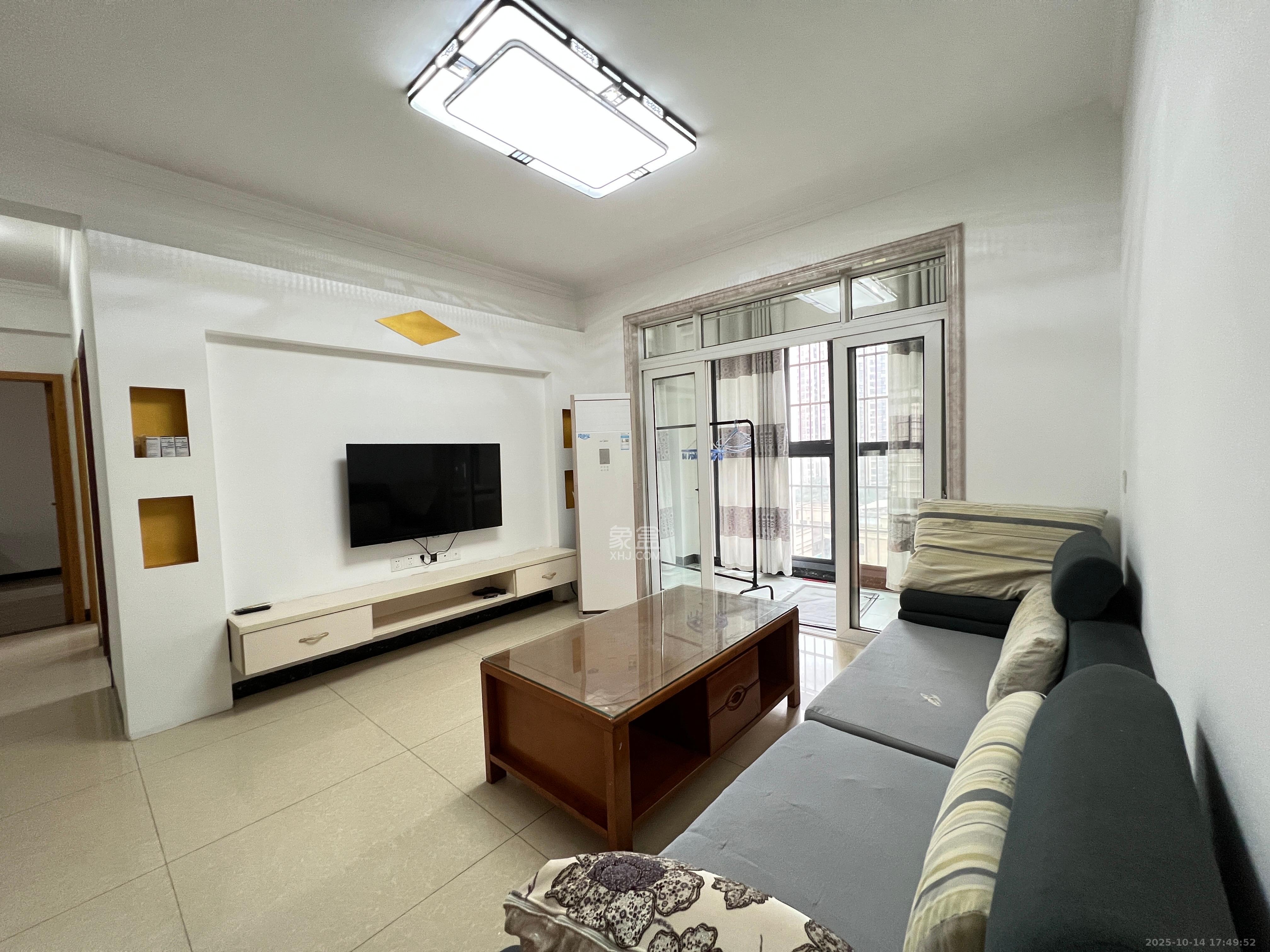 嘉顺苑 3室2厅1卫 2100.0元/月 嘉顺苑 3室2厅1卫 2100.0元/月室内图