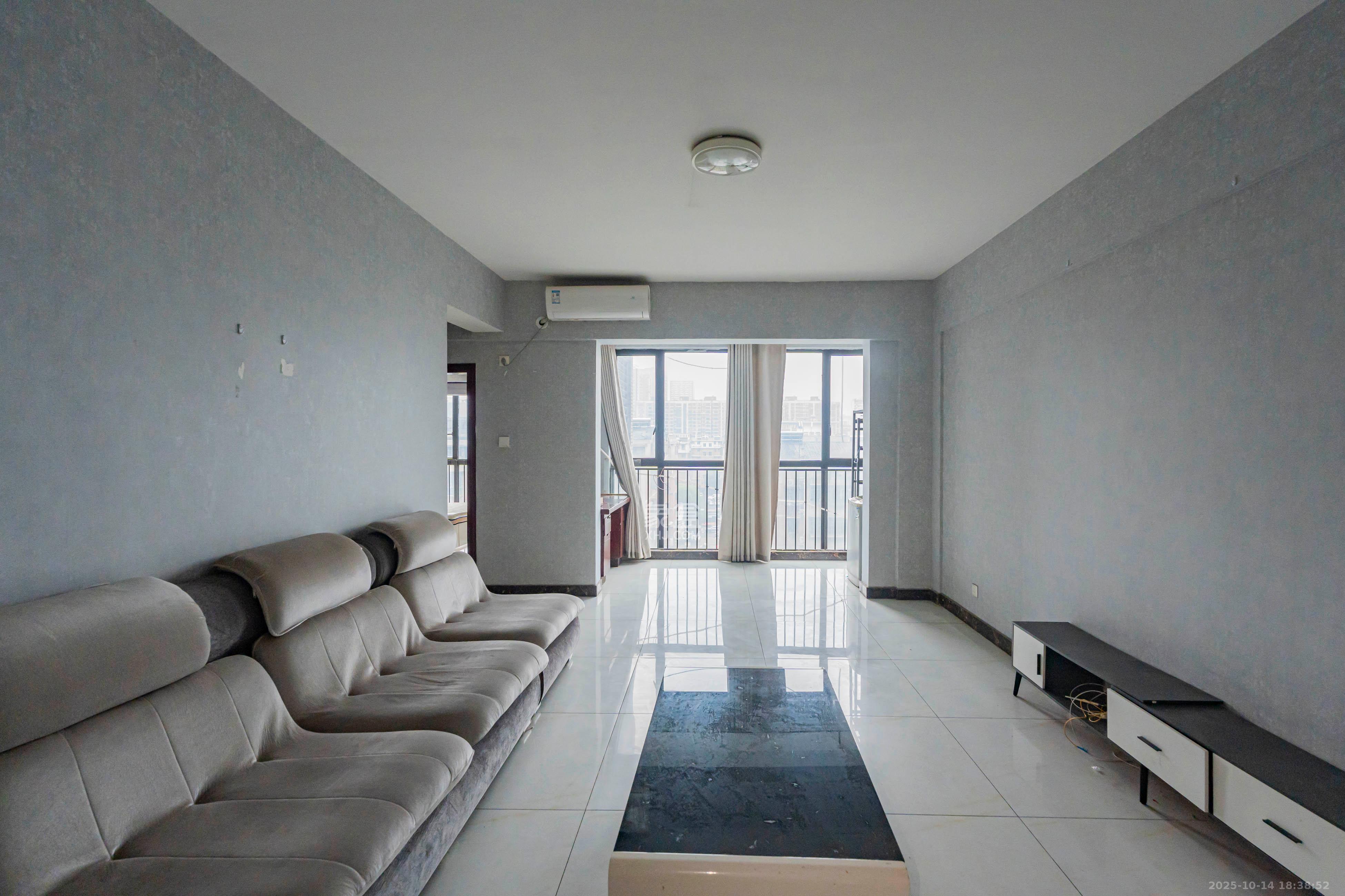 金土地第一湾  2室2厅1卫    70.0万