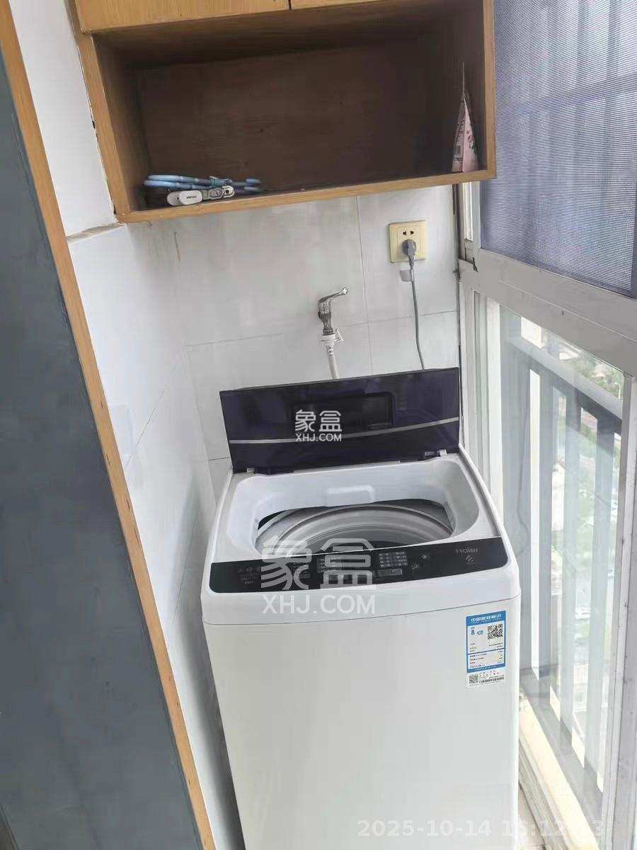 都市馨园 3室1厅1卫 2200.0元/月 都市馨园 3室1厅1卫 2200.0元/月室内图