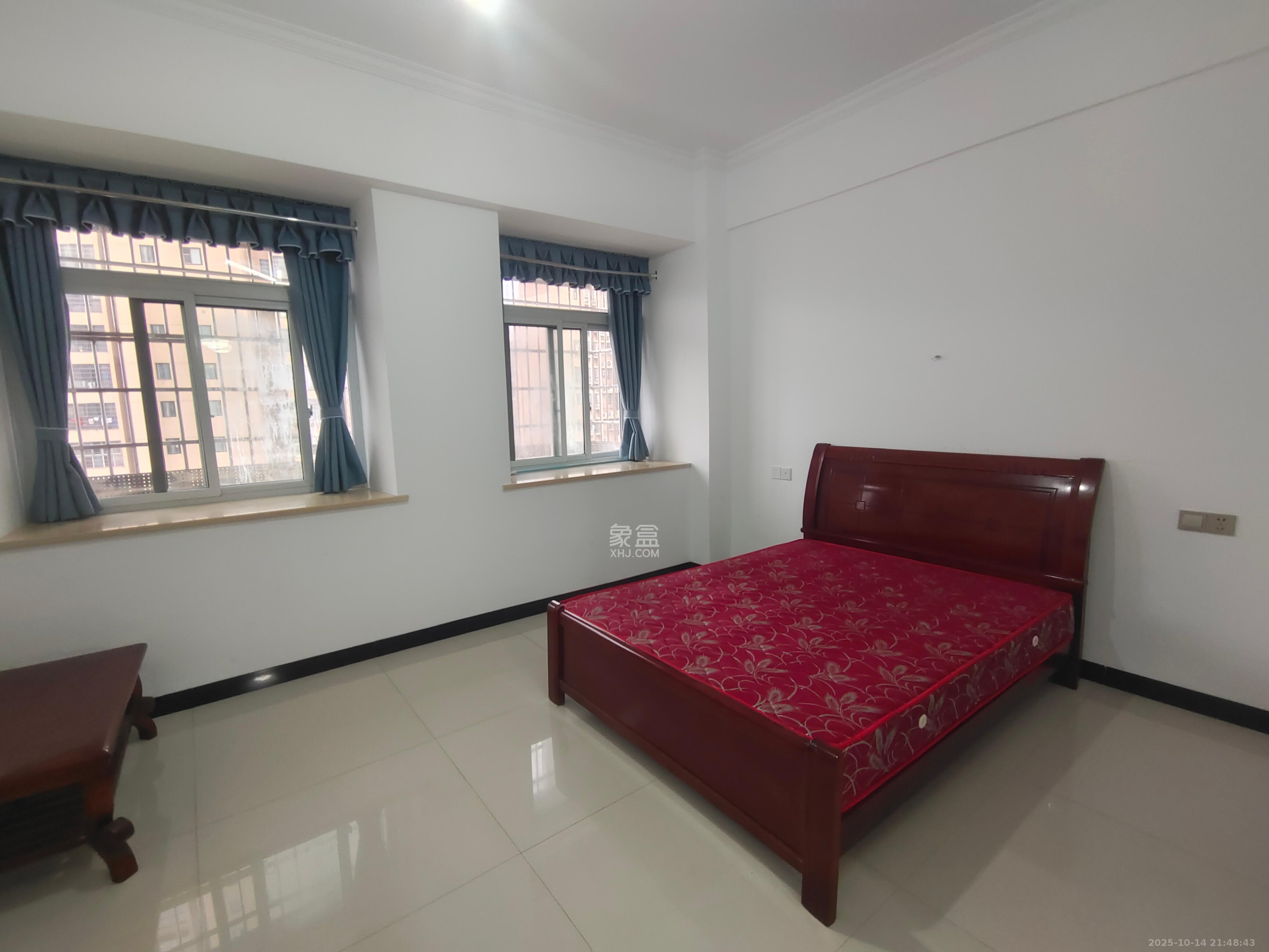 骑龙安置小区  1室1厅1卫    1300.0元/月 骑龙安置小区  1室1厅1卫    1300.0元/月室内图