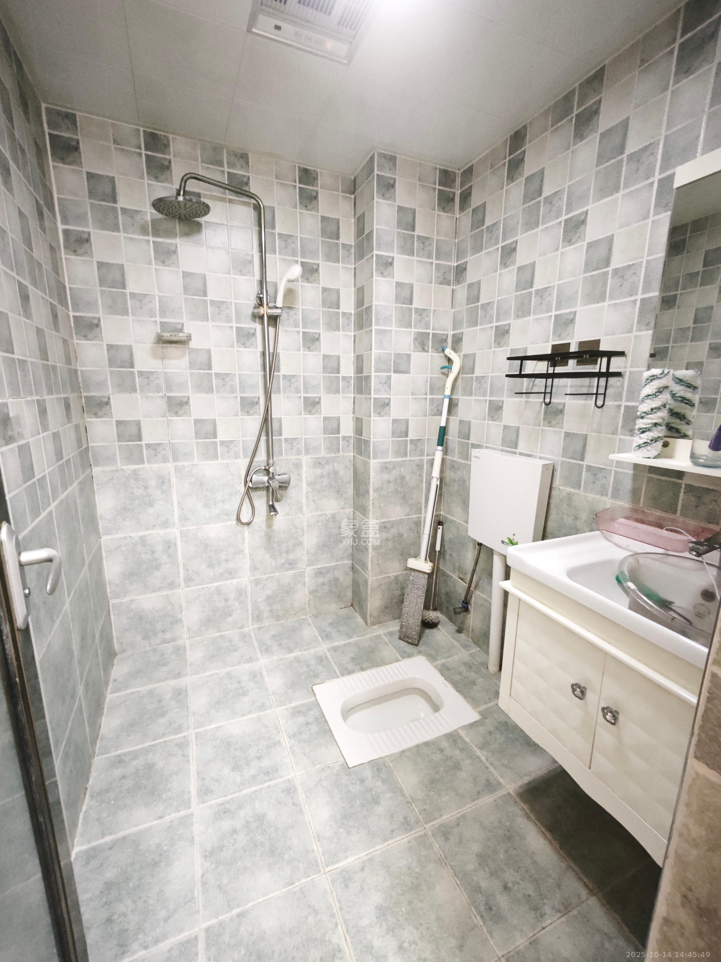 天鸿天府（天鸿中央大院）  1室1厅1卫    1400.0元/月室内图